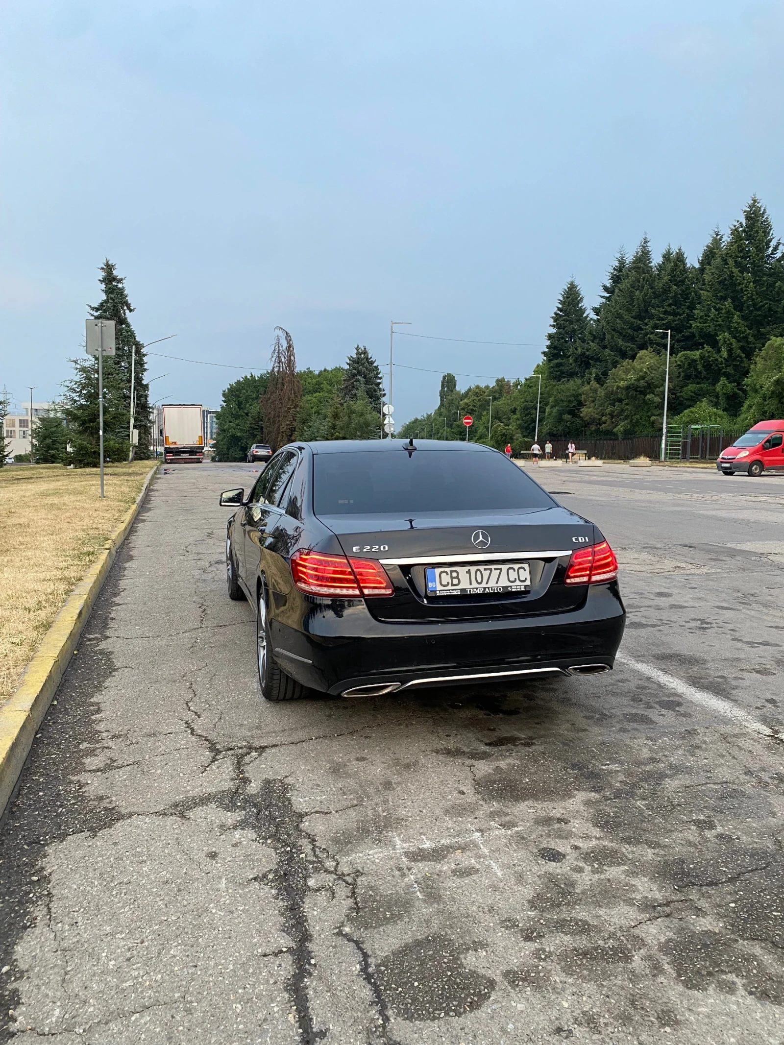 Mercedes-Benz E 220  - изображение 4