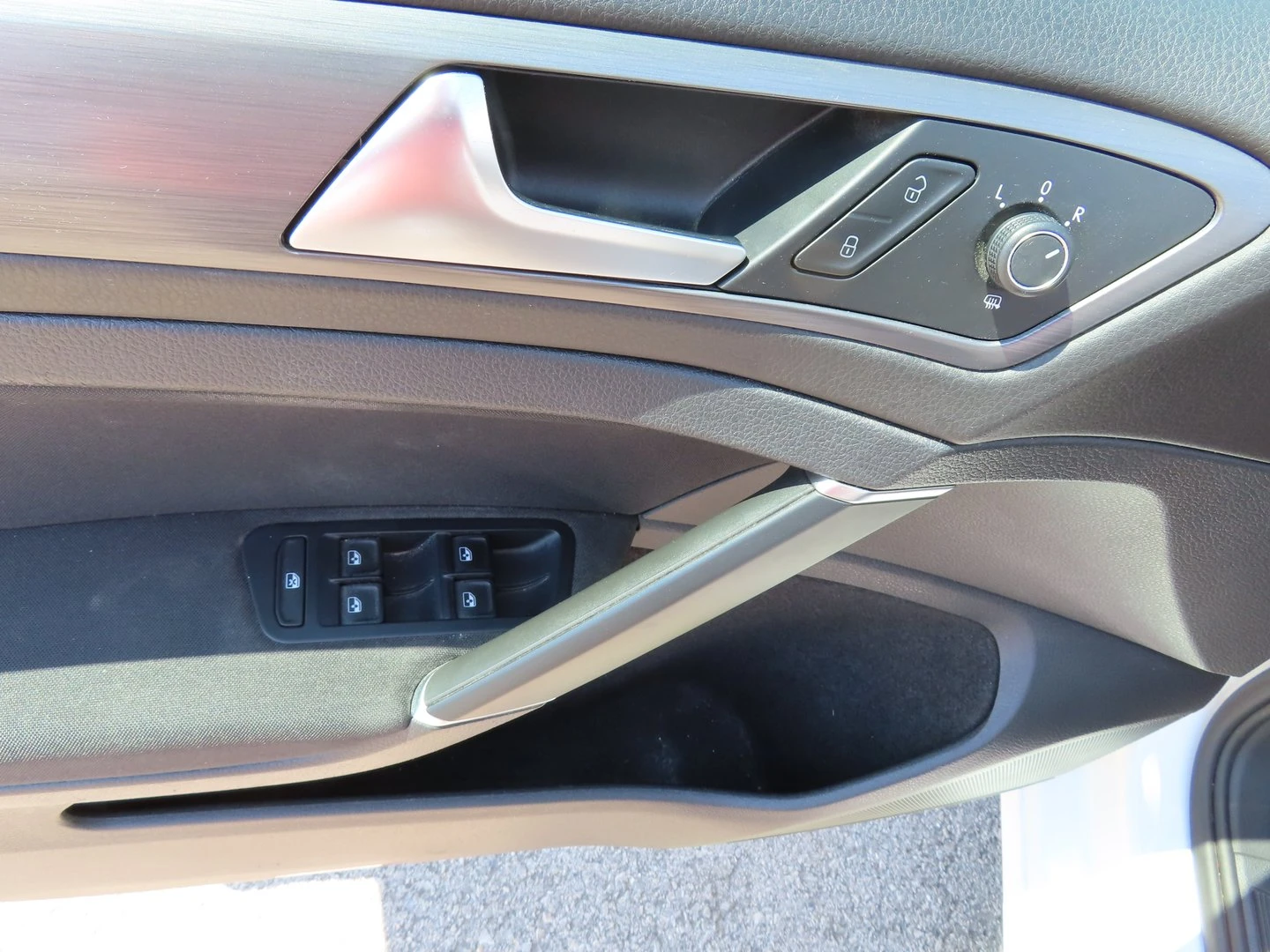 VW Golf Variant Comfortline 1.6TDI BMT - изображение 10