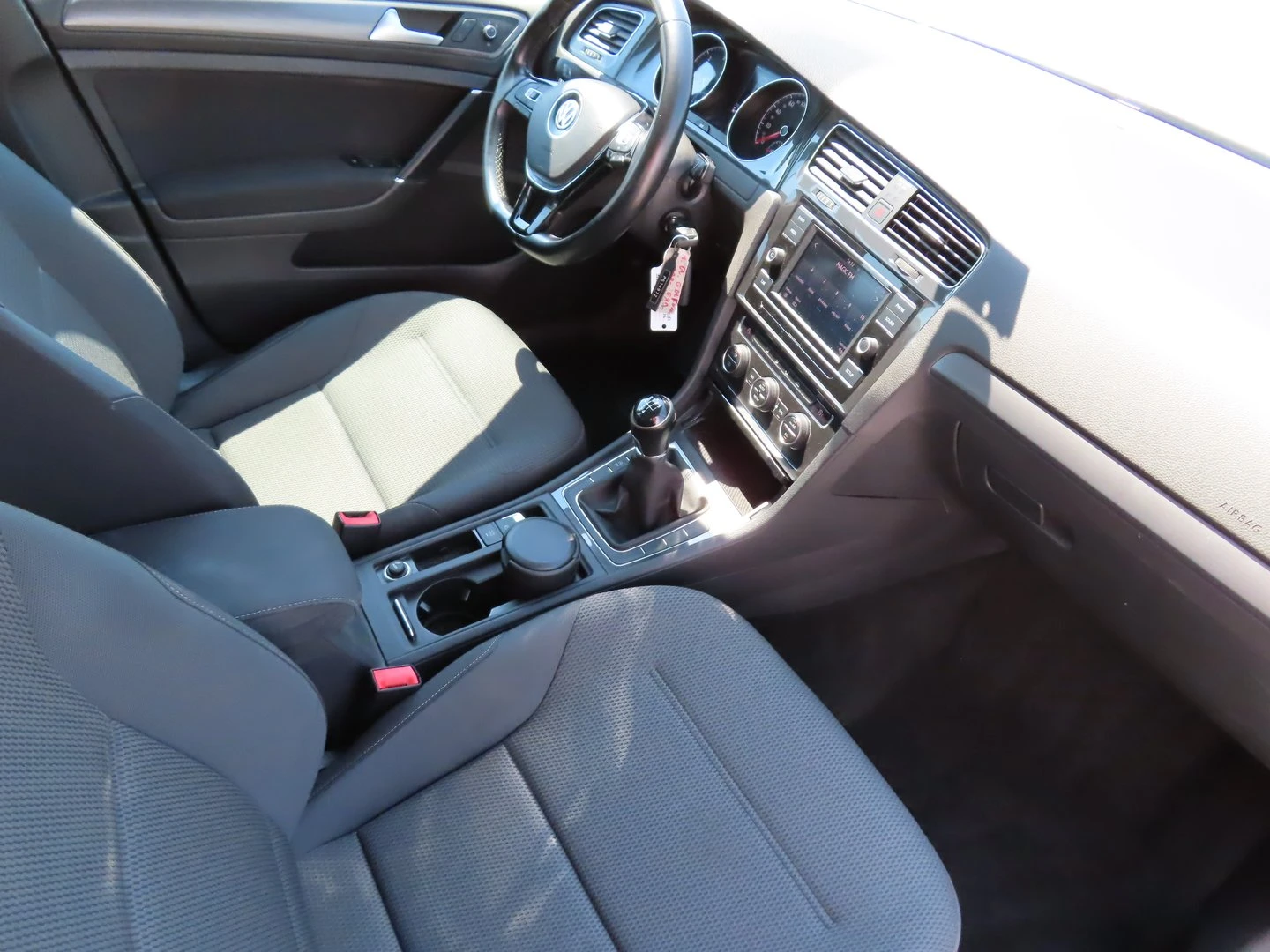 VW Golf Variant Comfortline 1.6TDI BMT - изображение 6