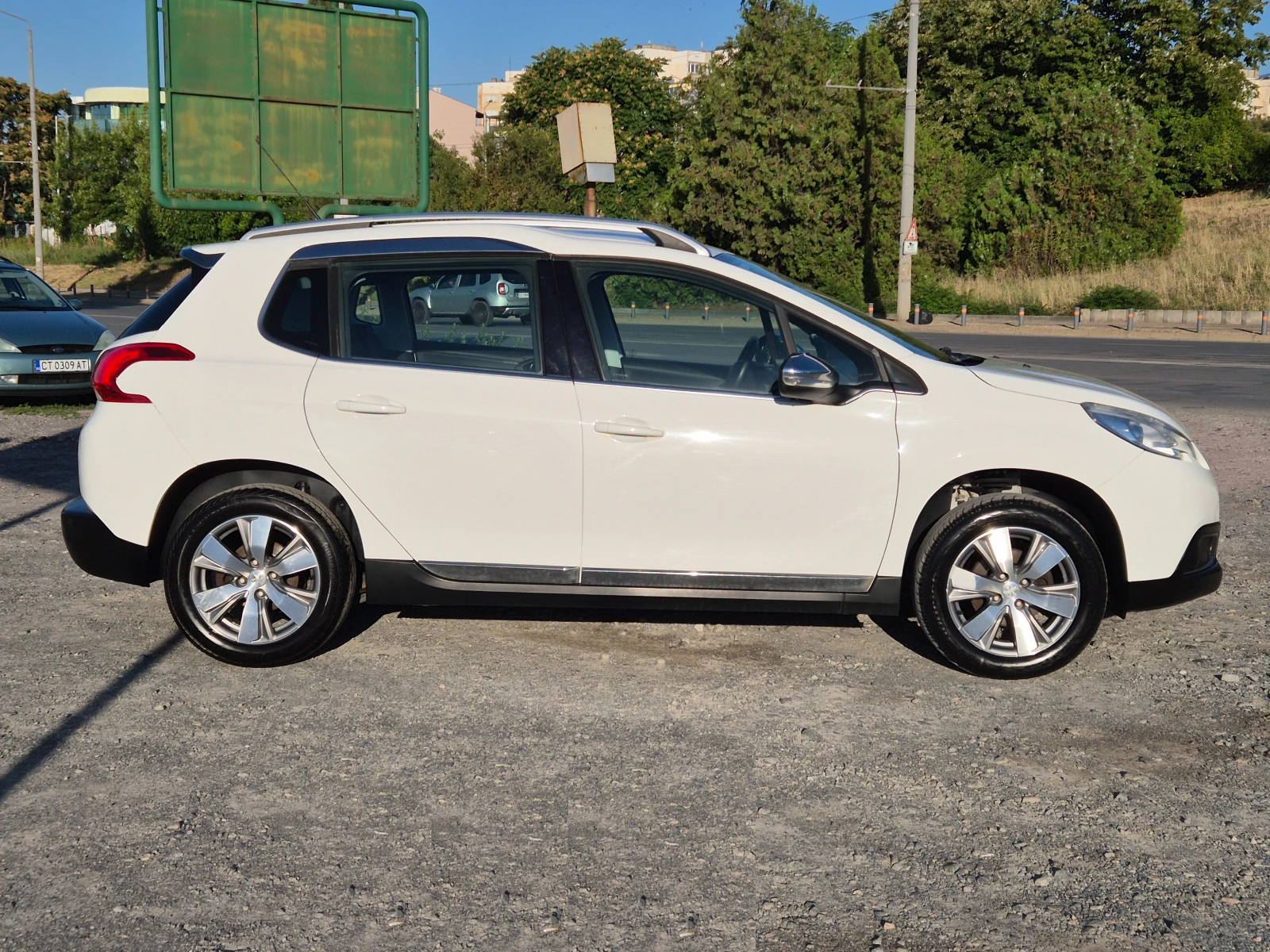 Peugeot 2008 1.2i - изображение 6