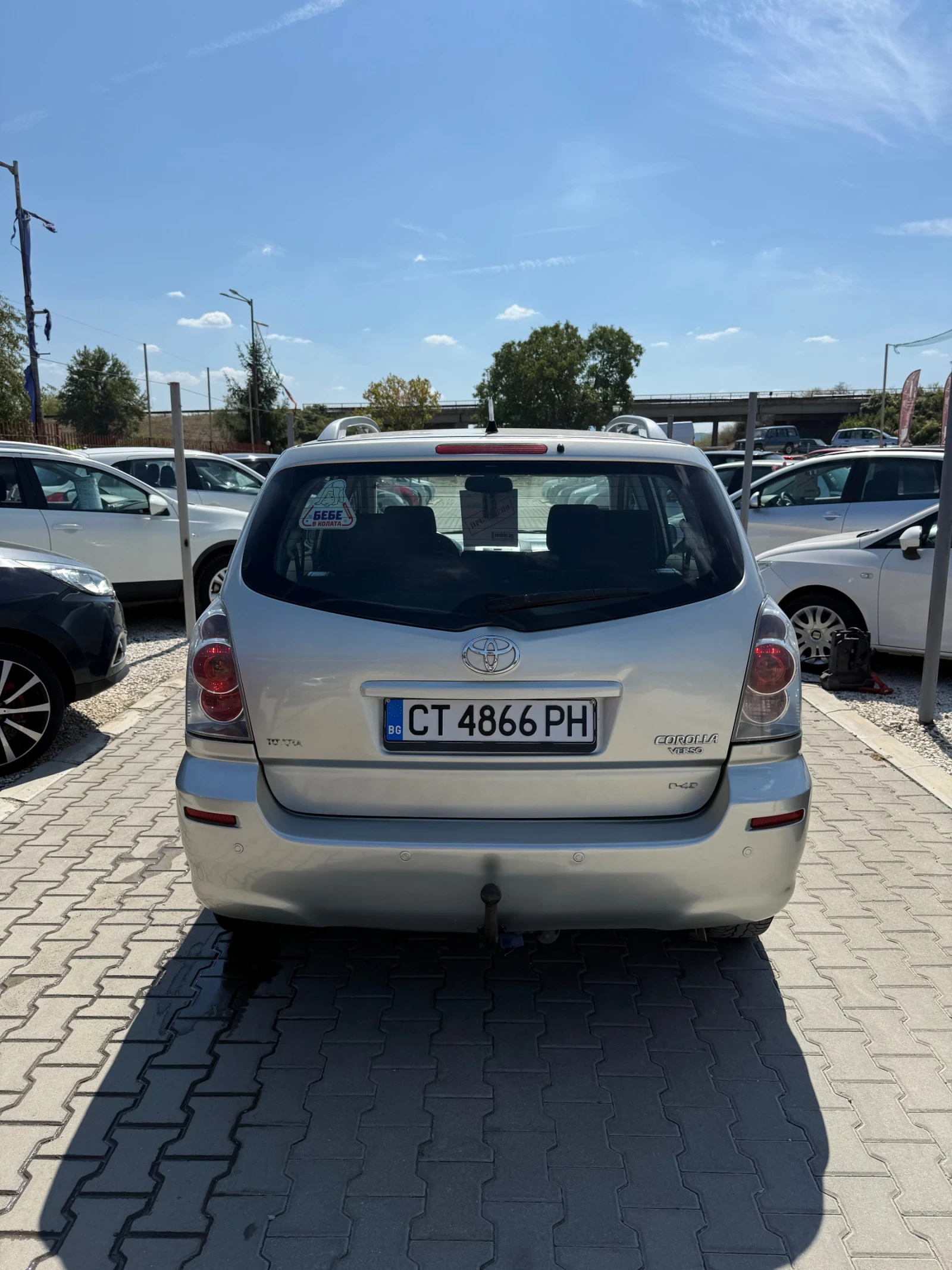 Toyota Corolla verso 2.2* Обслужена* Всичко платено* 7места* Клима*  - изображение 8