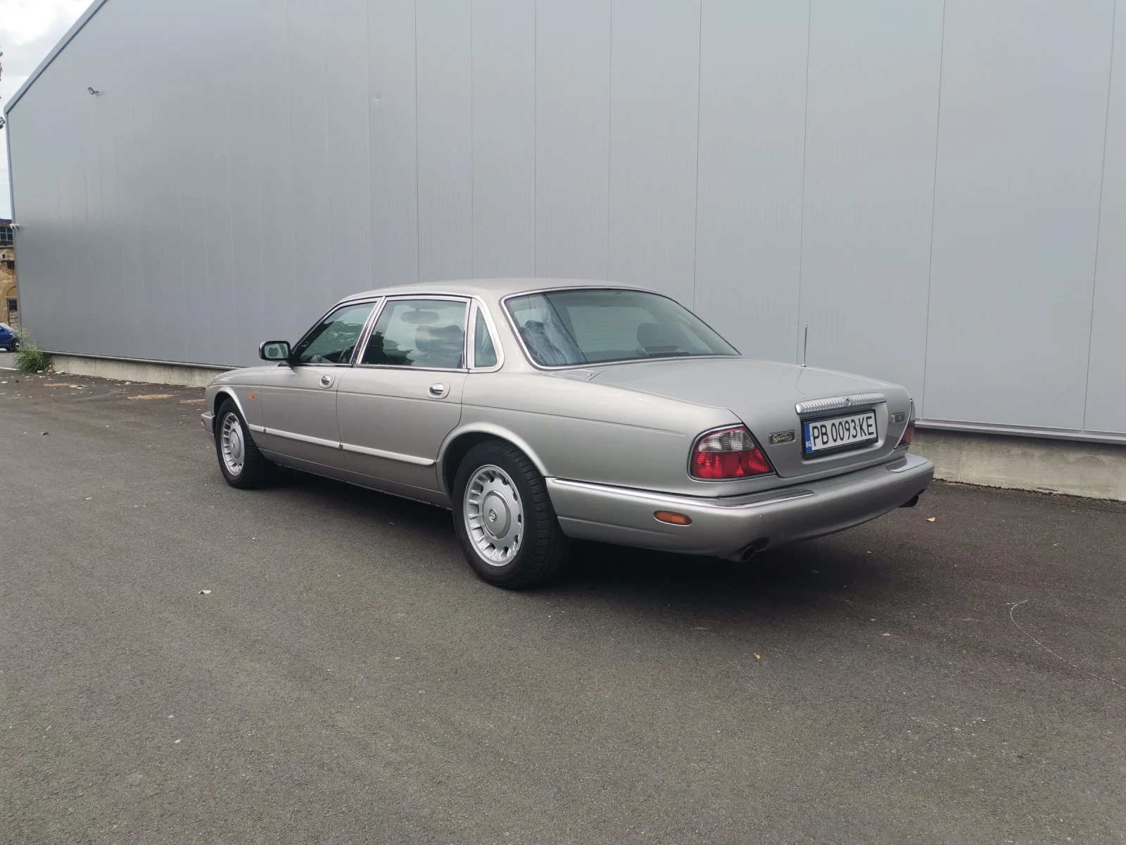 Jaguar Daimler 4.0 V8 long - изображение 4