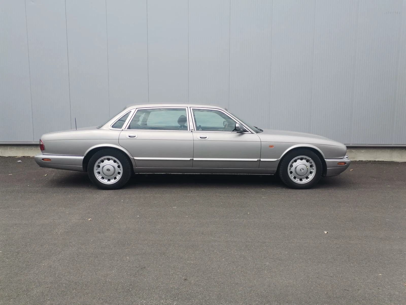 Jaguar Daimler 4.0 V8 long - изображение 7