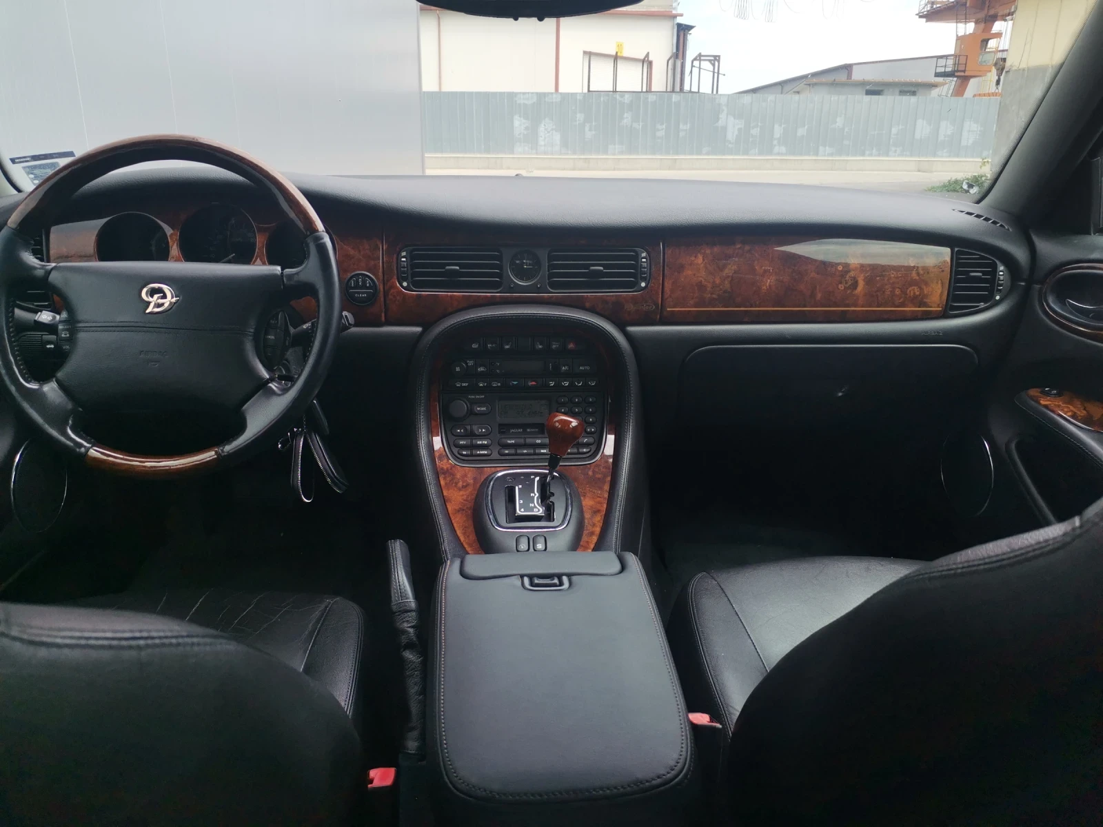 Jaguar Daimler 4.0 V8 long | Mobile.bg — изображение 16