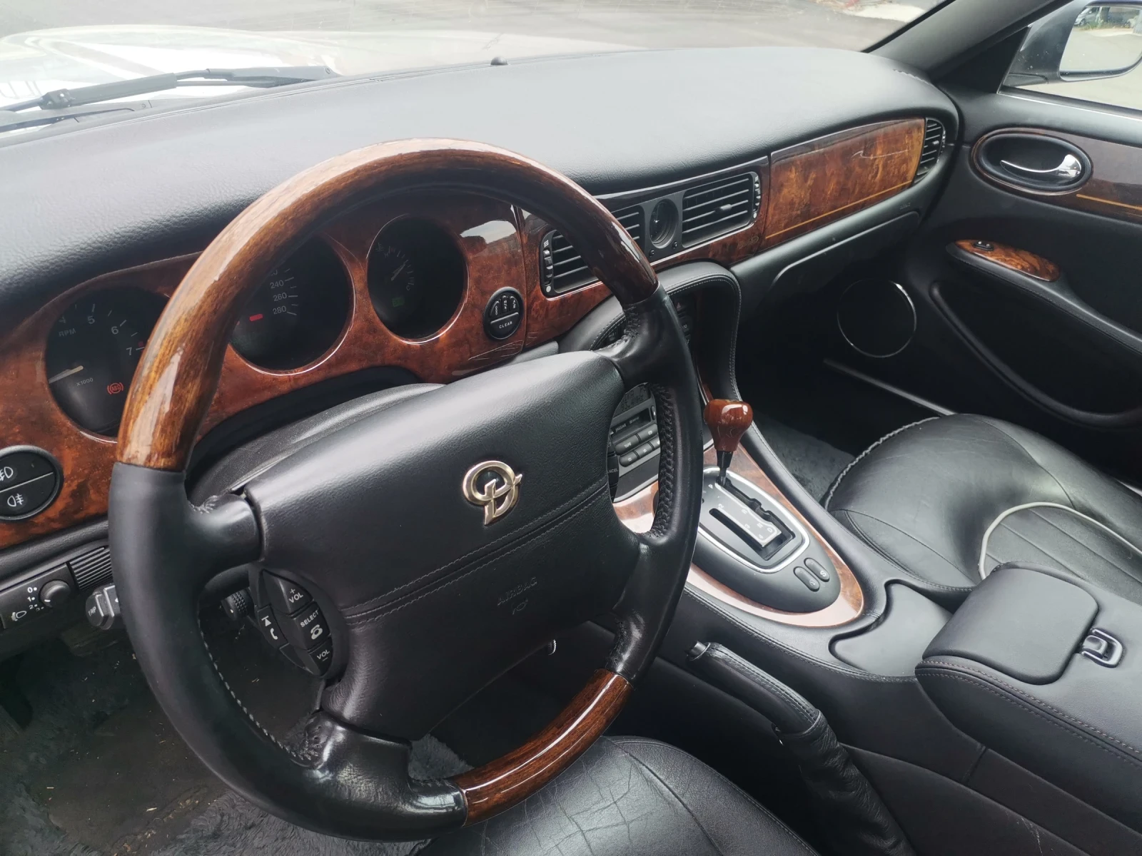 Jaguar Daimler 4.0 V8 long | Mobile.bg — изображение 14