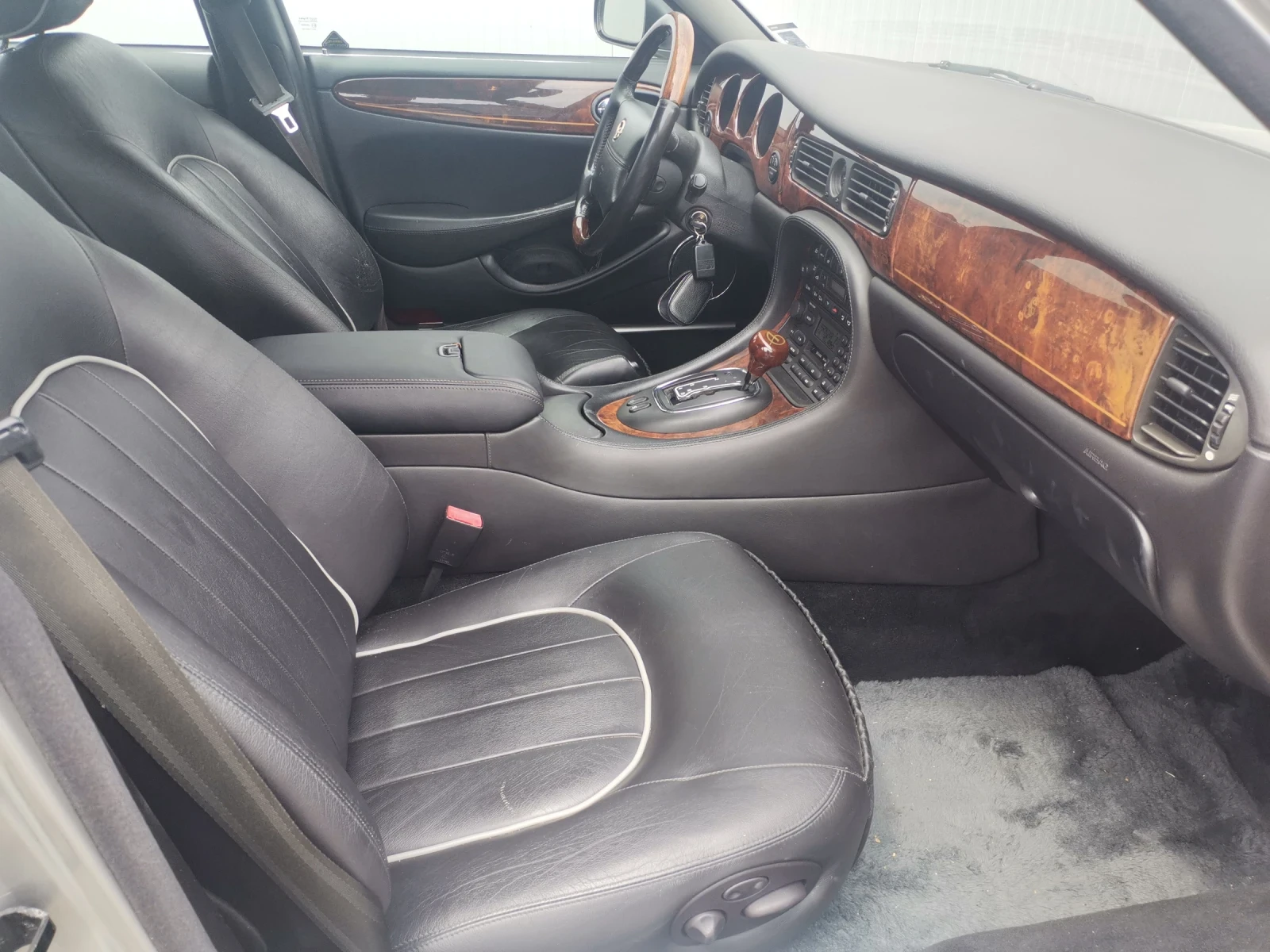 Jaguar Daimler 4.0 V8 long | Mobile.bg — изображение 17