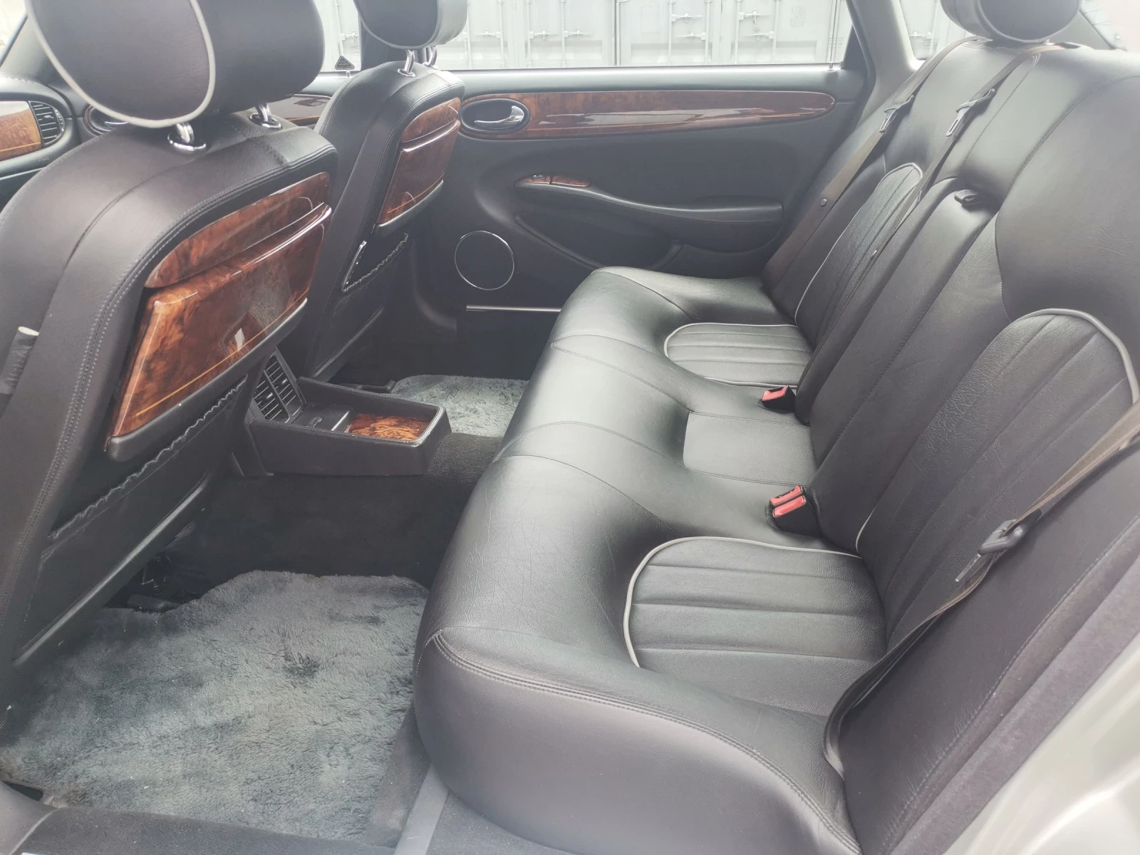 Jaguar Daimler 4.0 V8 long | Mobile.bg — изображение 15