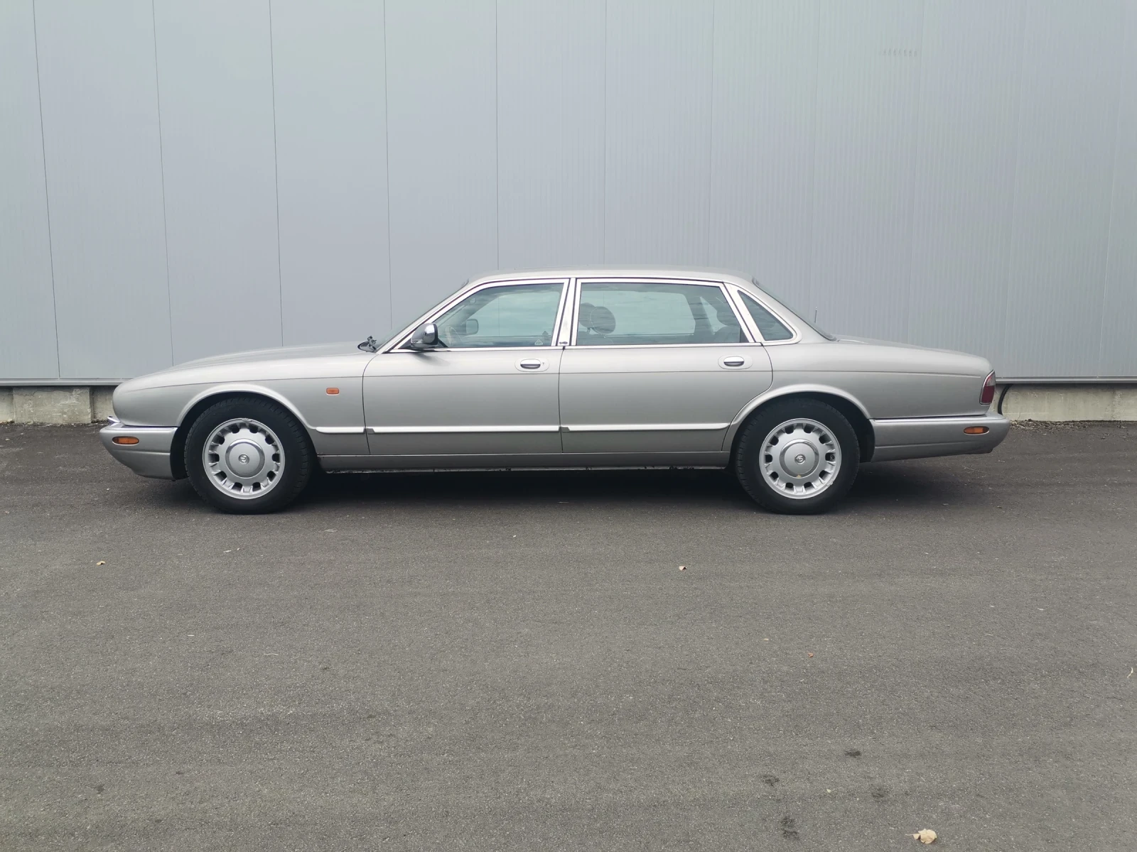 Jaguar Daimler 4.0 V8 long - изображение 3