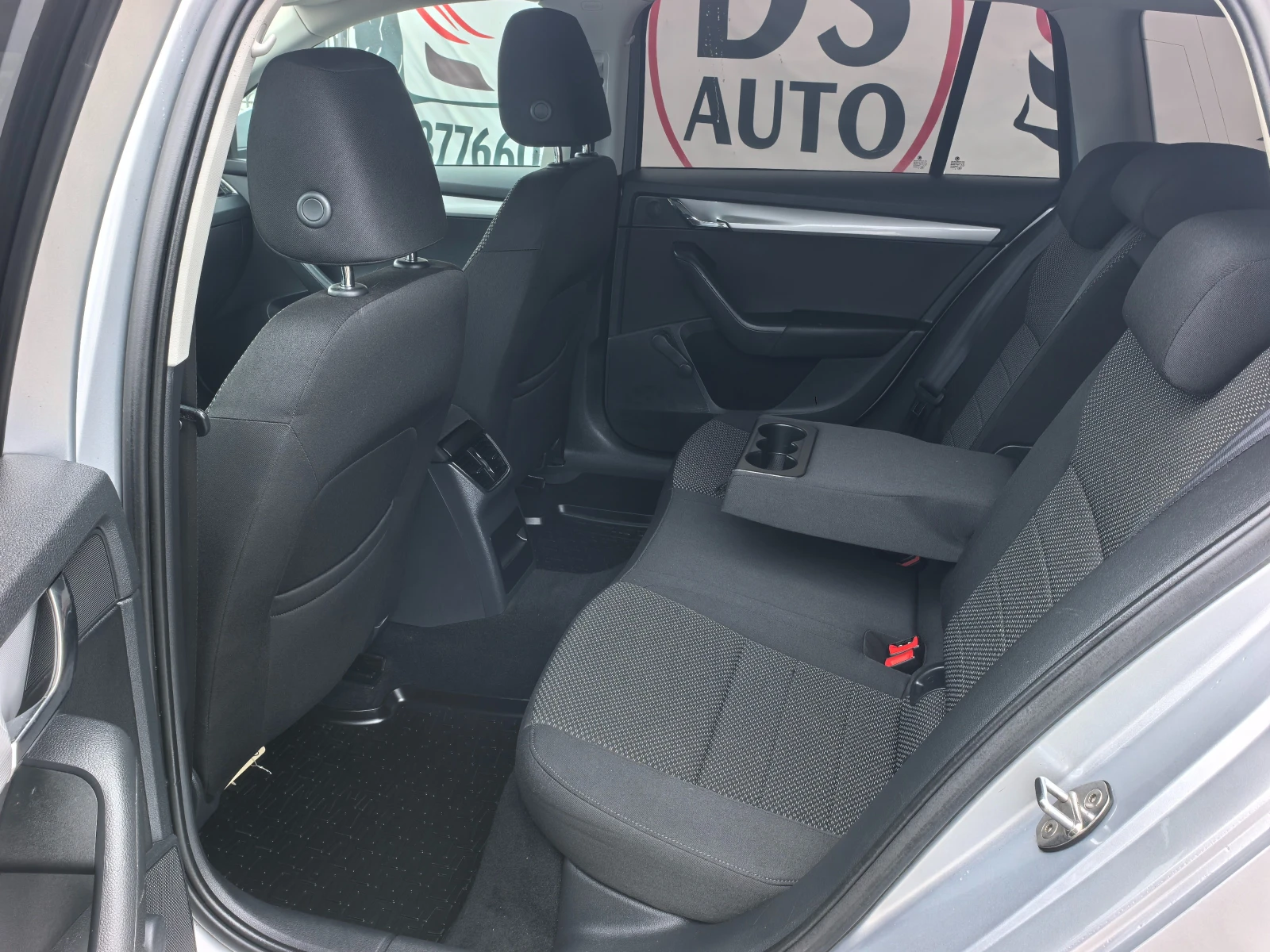 Skoda Octavia 1.6TDI - изображение 10