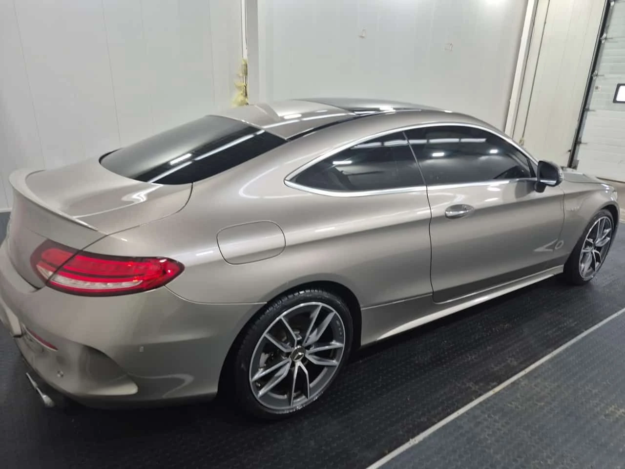 Mercedes-Benz AMG GT C 43  CARFAX, снимка 3 - Автомобили и джипове - 53840327