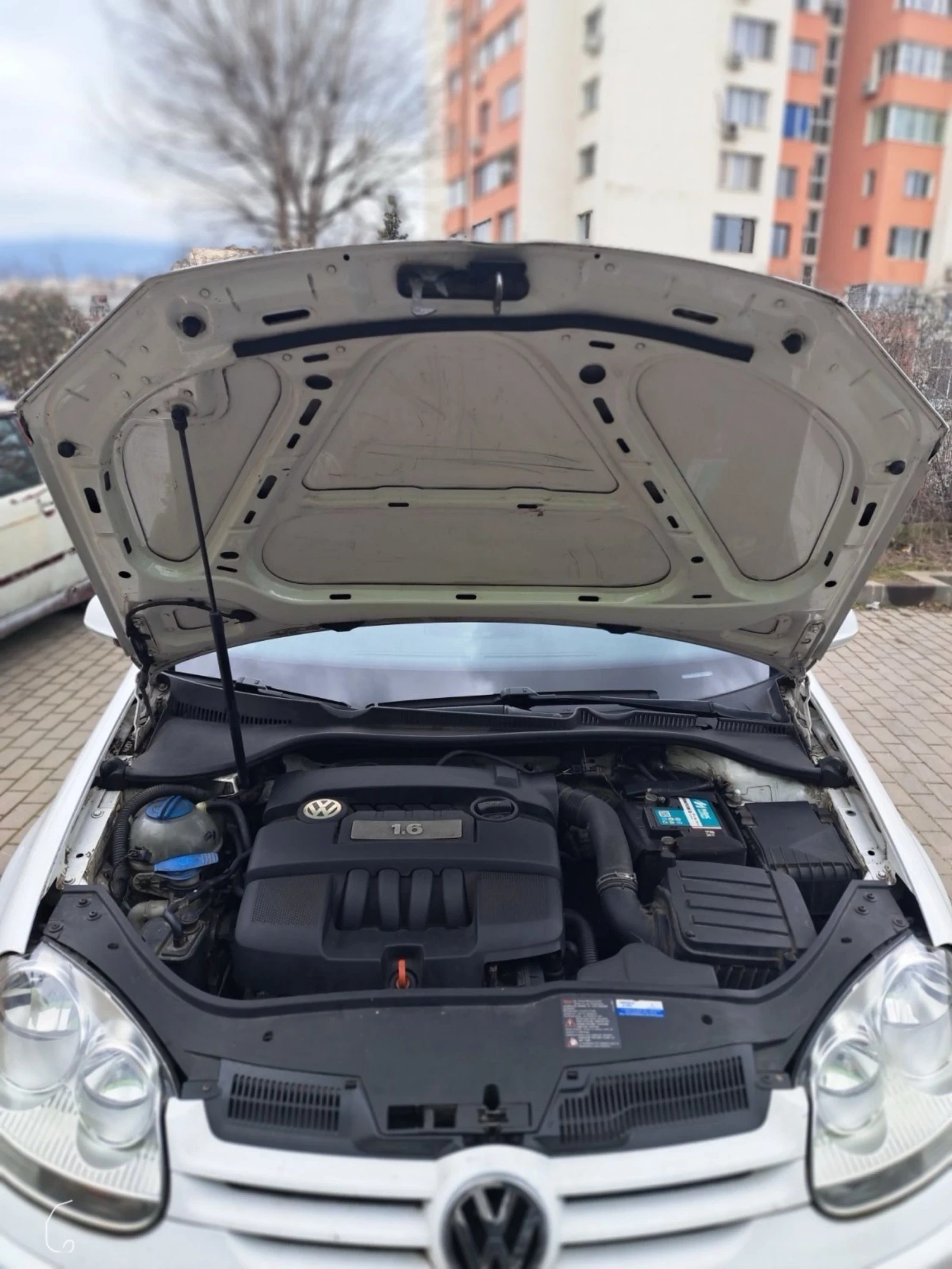 VW Golf 1, 6  Бензин / Газ, снимка 6 - Автомобили и джипове - 53917759