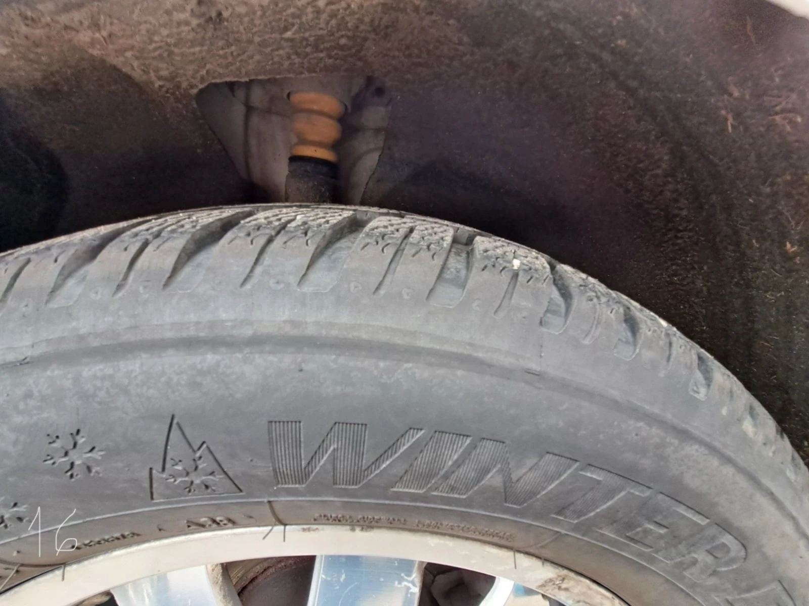 VW Golf 1, 6  Бензин / Газ, снимка 16 - Автомобили и джипове - 53917759