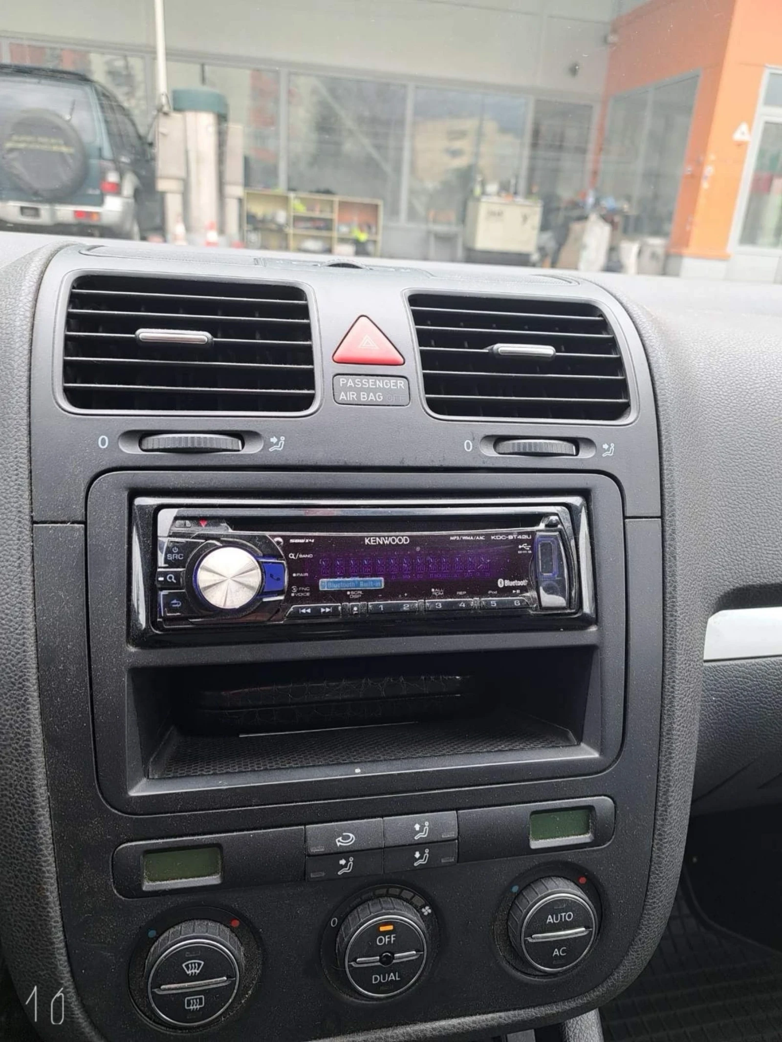 VW Golf 1, 6  Бензин / Газ, снимка 10 - Автомобили и джипове - 53917759