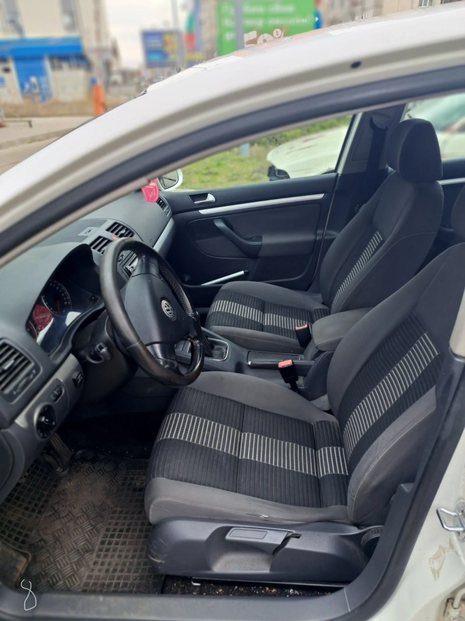 VW Golf 1, 6  Бензин / Газ, снимка 8 - Автомобили и джипове - 53917759