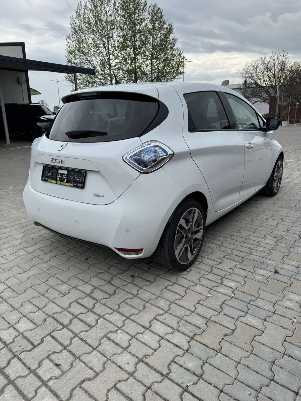 Renault Zoe 41kw* Bose edition* Камера* Кожен Салон* Фулл екст, снимка 3 - Автомобили и джипове - 54559329