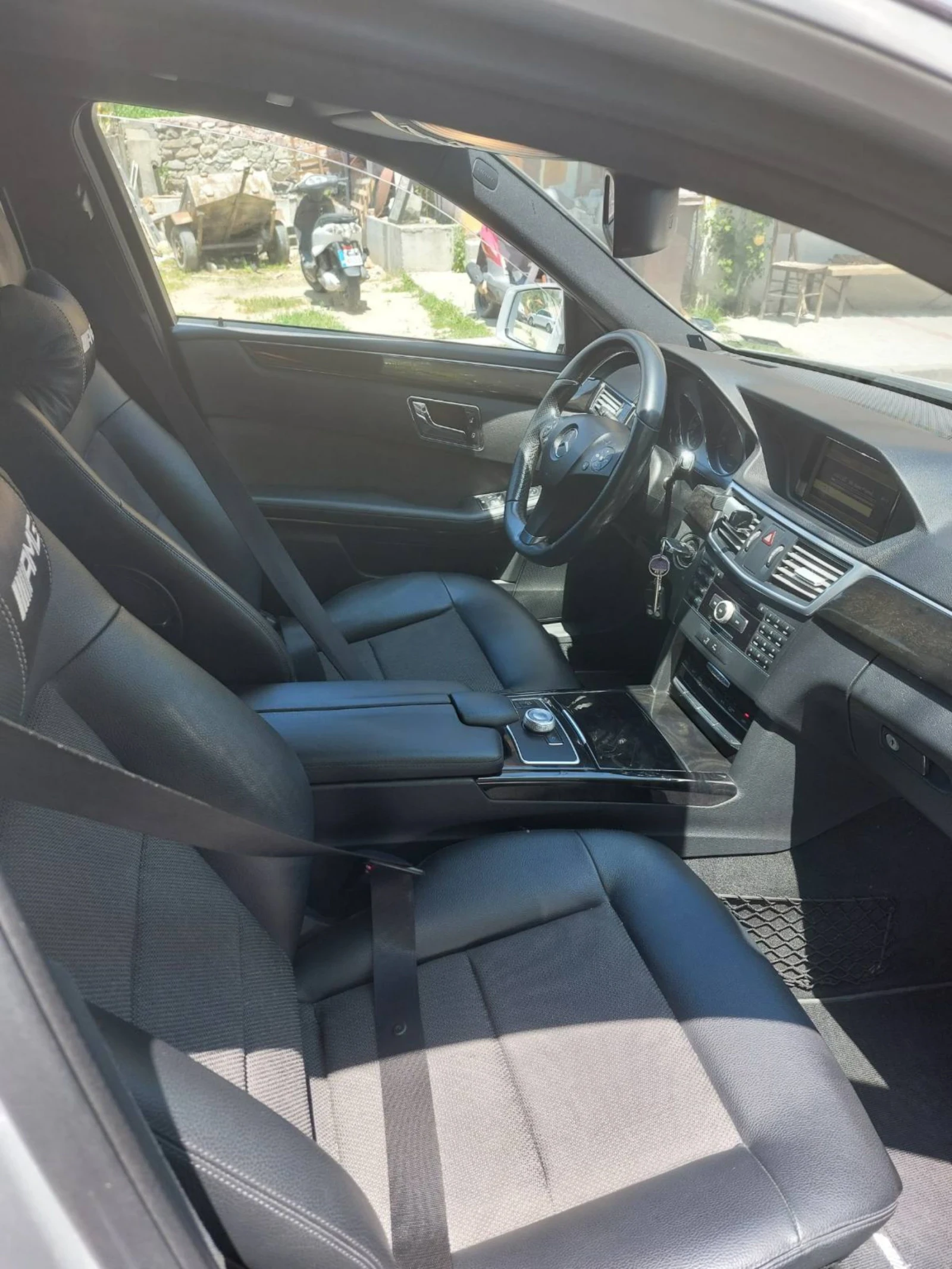 Mercedes-Benz E 300, снимка 14 - Автомобили и джипове - 54611258