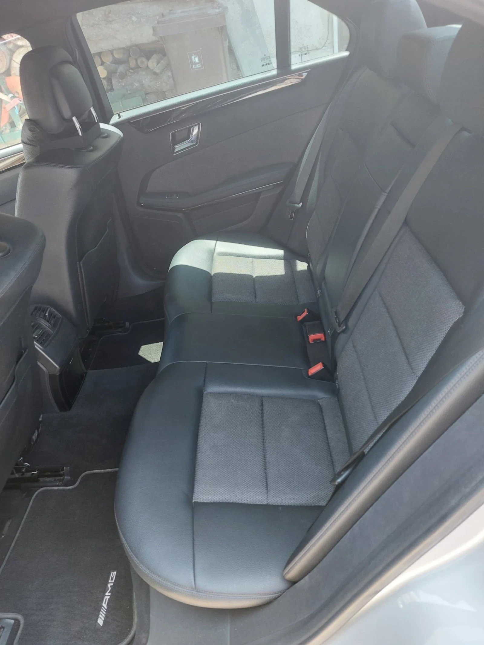 Mercedes-Benz E 300, снимка 11 - Автомобили и джипове - 54611258