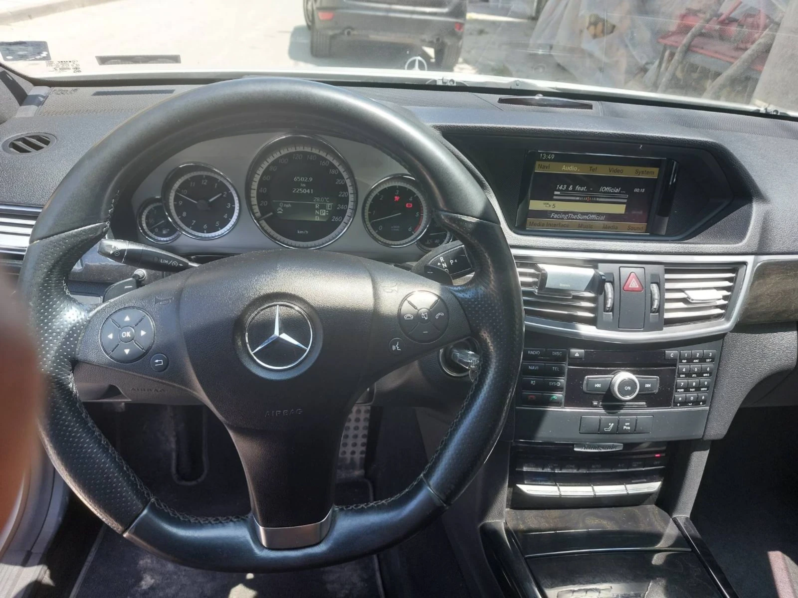 Mercedes-Benz E 300, снимка 8 - Автомобили и джипове - 54611258