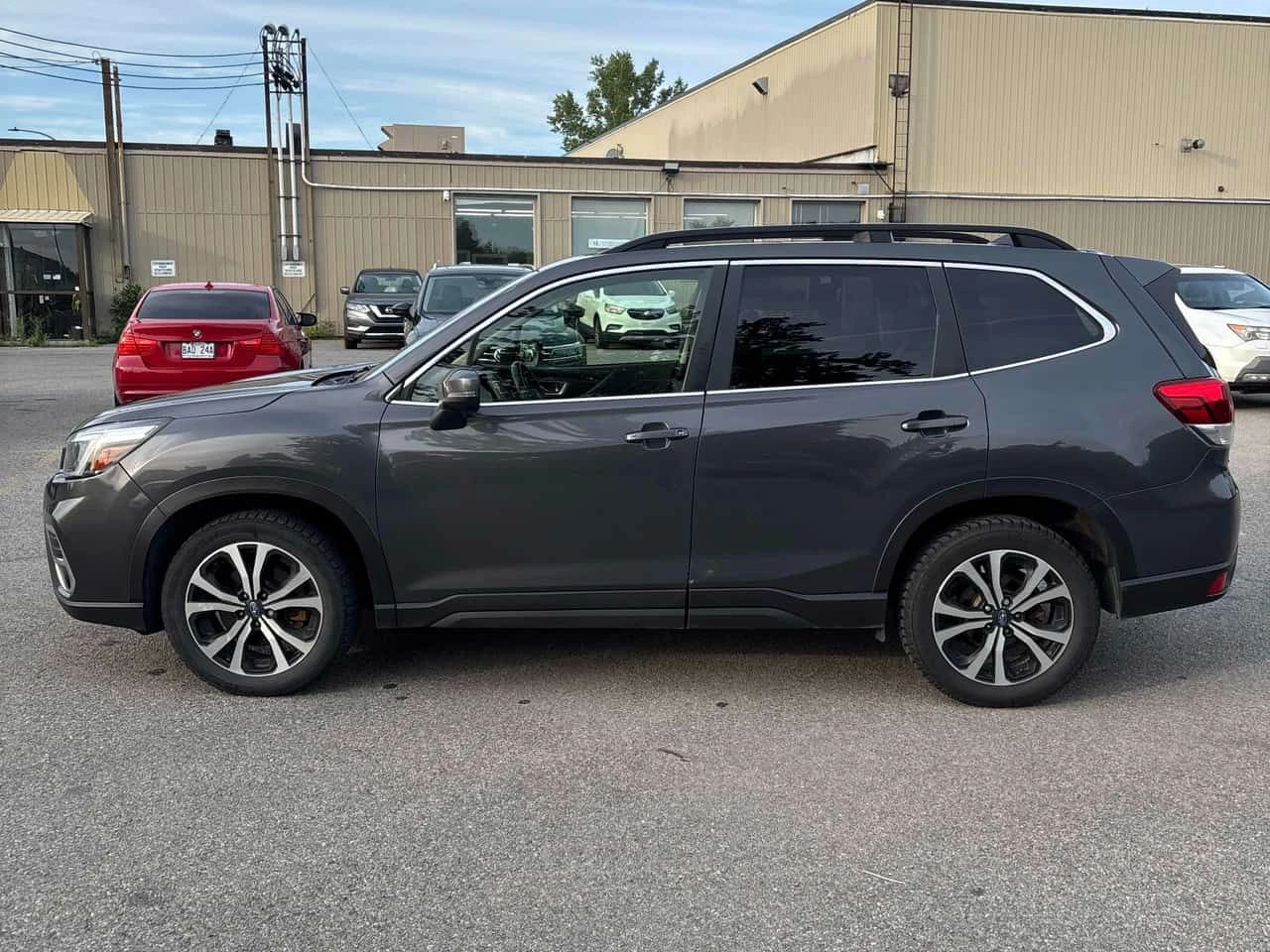Subaru Forester LIMITED| PANO| KEYLESS| NAVI| ЗАДНА КАМЕРА| , снимка 2 - Автомобили и джипове - 55641135