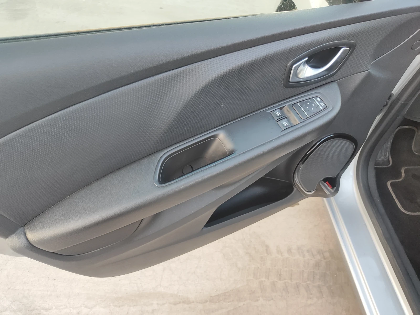 Renault Clio, снимка 13 - Автомобили и джипове - 56231365