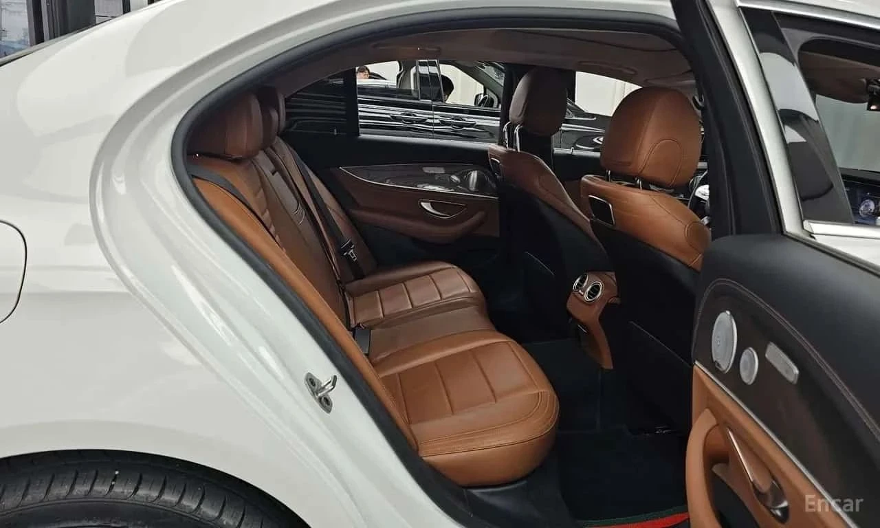 Mercedes-Benz E 350, снимка 11 - Автомобили и джипове - 56724556