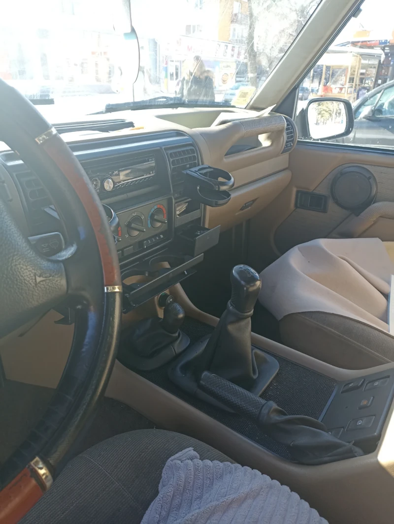 Land Rover Discovery, снимка 11 - Автомобили и джипове - 48430247