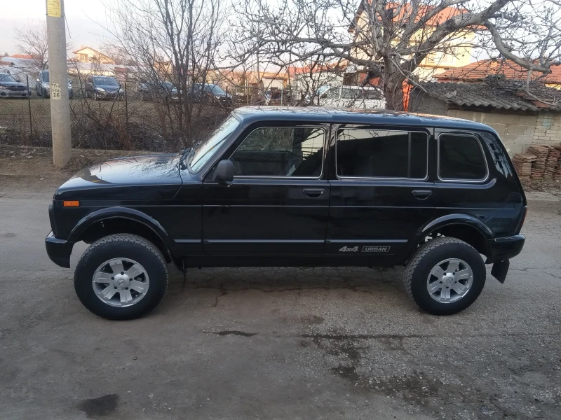 Lada Niva Урбън, снимка 7 - Автомобили и джипове - 52842689