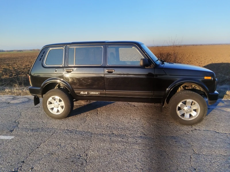 Lada Niva Урбън, снимка 12 - Автомобили и джипове - 52842689
