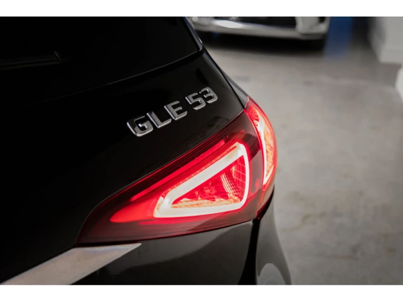 Mercedes-Benz GLE 53 4MATIC AMG| 4MATIC| CARBON PACK, снимка 13 - Автомобили и джипове - 52990987