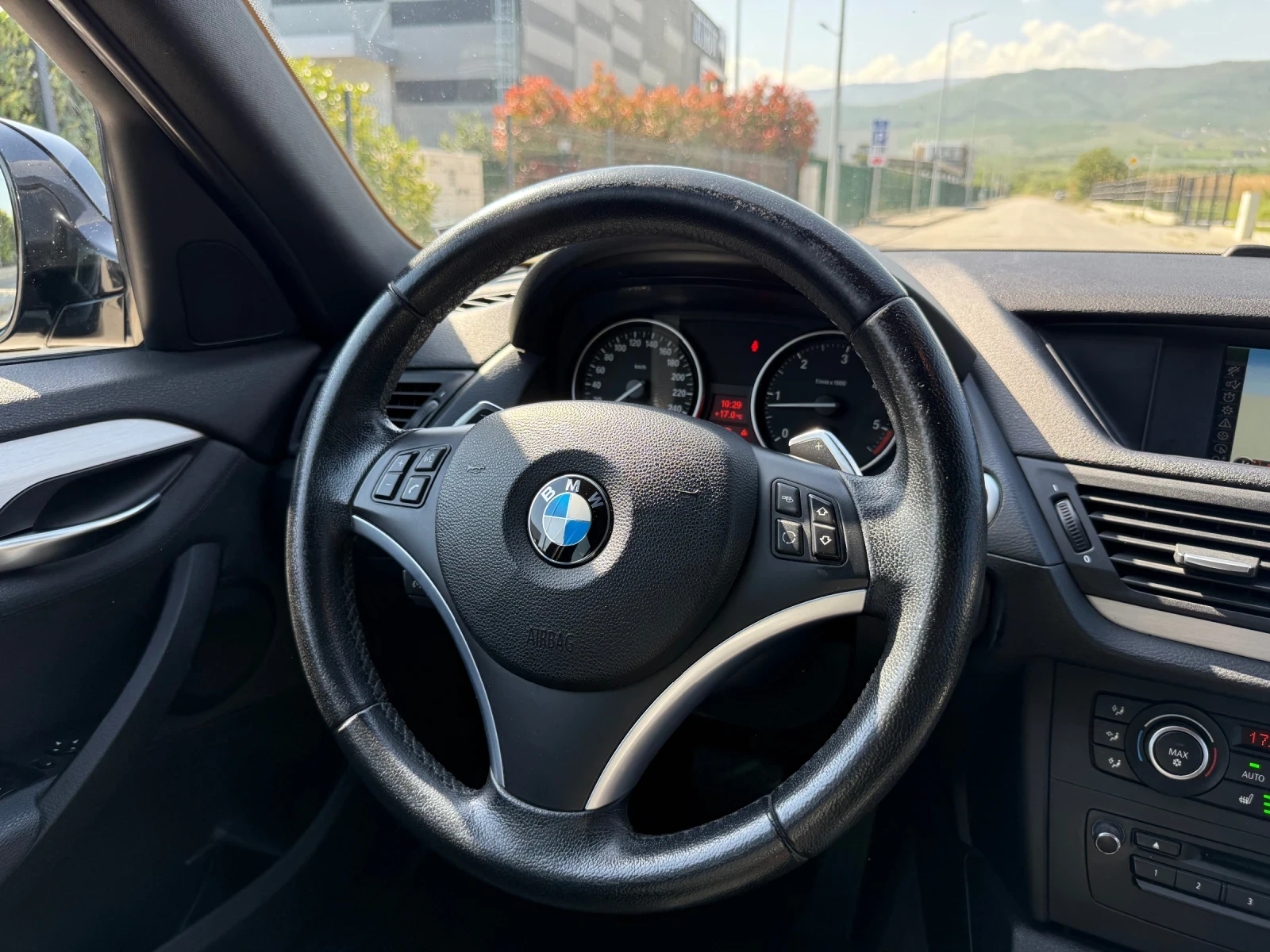BMW X1 2.0D Нави/Подгрев/Панорама/Пълна Серв. История!!!! - изображение 7