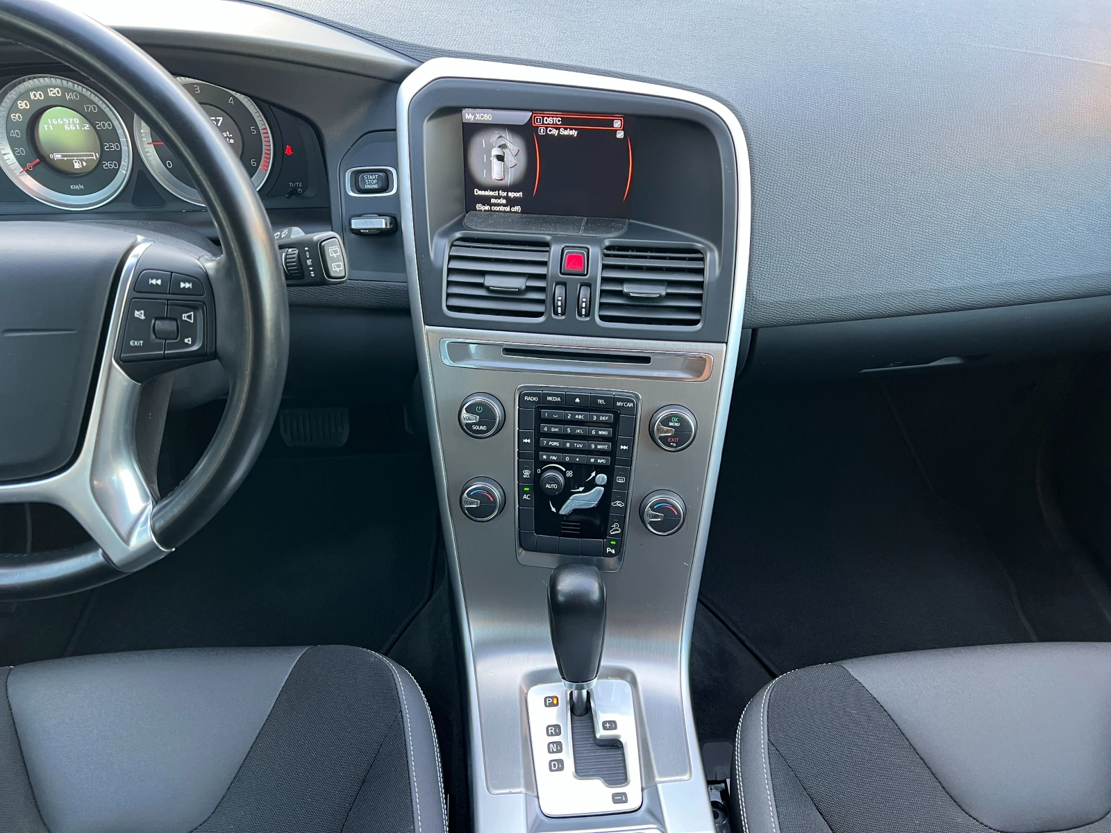 Volvo XC60 2.4d 4x4 5 цилиндъра!  166000km 166000km 166000km - изображение 9