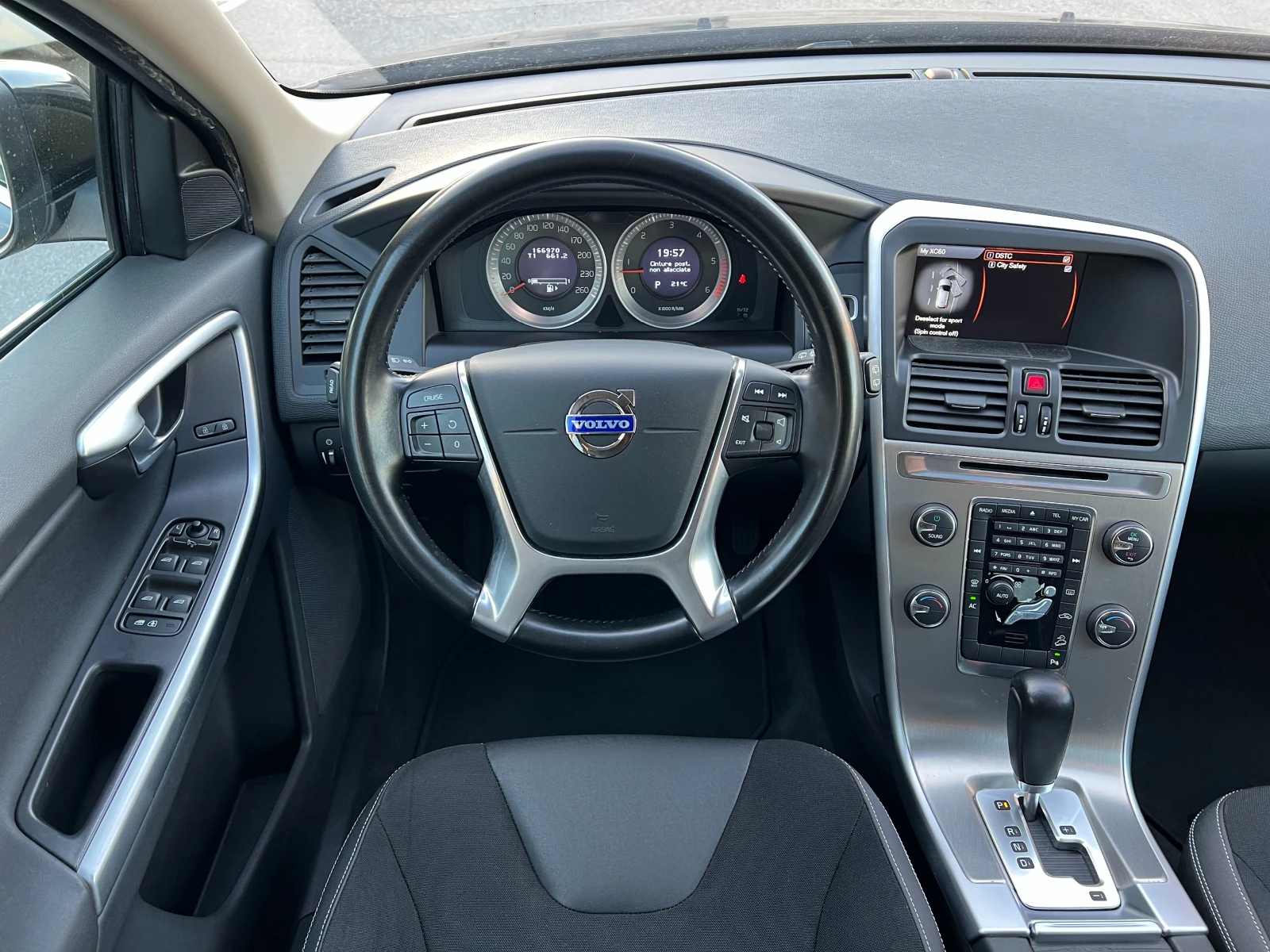 Volvo XC60 2.4d 4x4 5 цилиндъра!  166000km 166000km 166000km - изображение 8