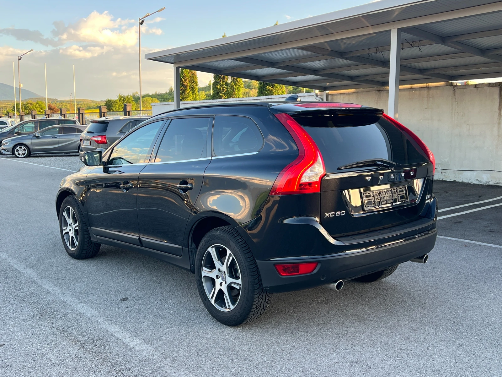 Volvo XC60 2.4d 4x4 5 цилиндъра!  166000km 166000km 166000km - изображение 6