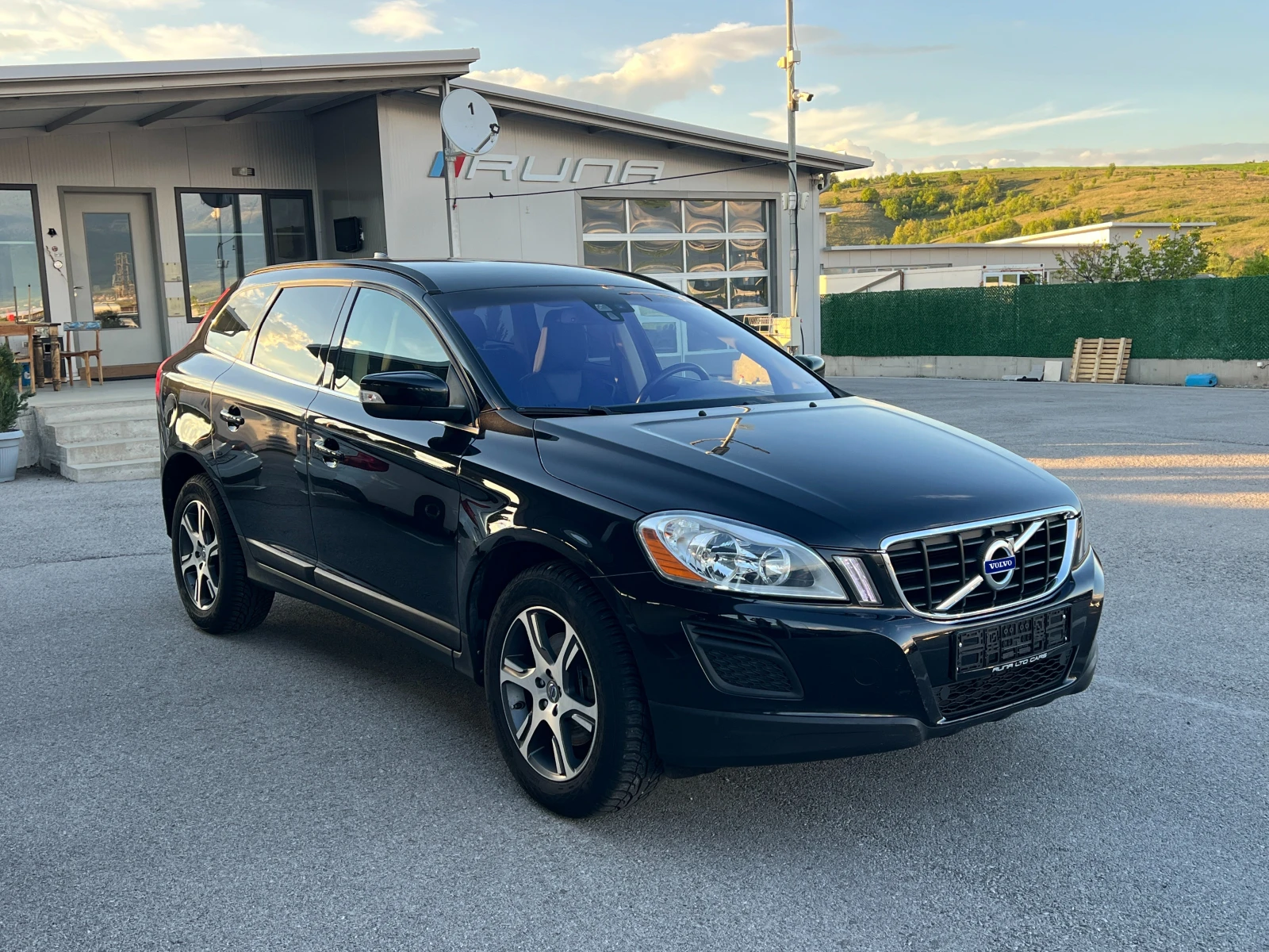 Volvo XC60 2.4d 4x4 5 цилиндъра!  166000km 166000km 166000km - изображение 3
