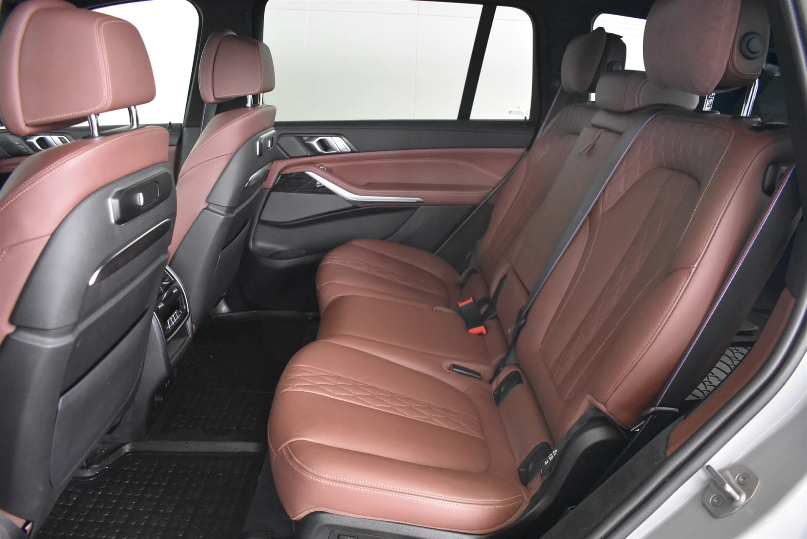 BMW X7 xDrive40i - изображение 8