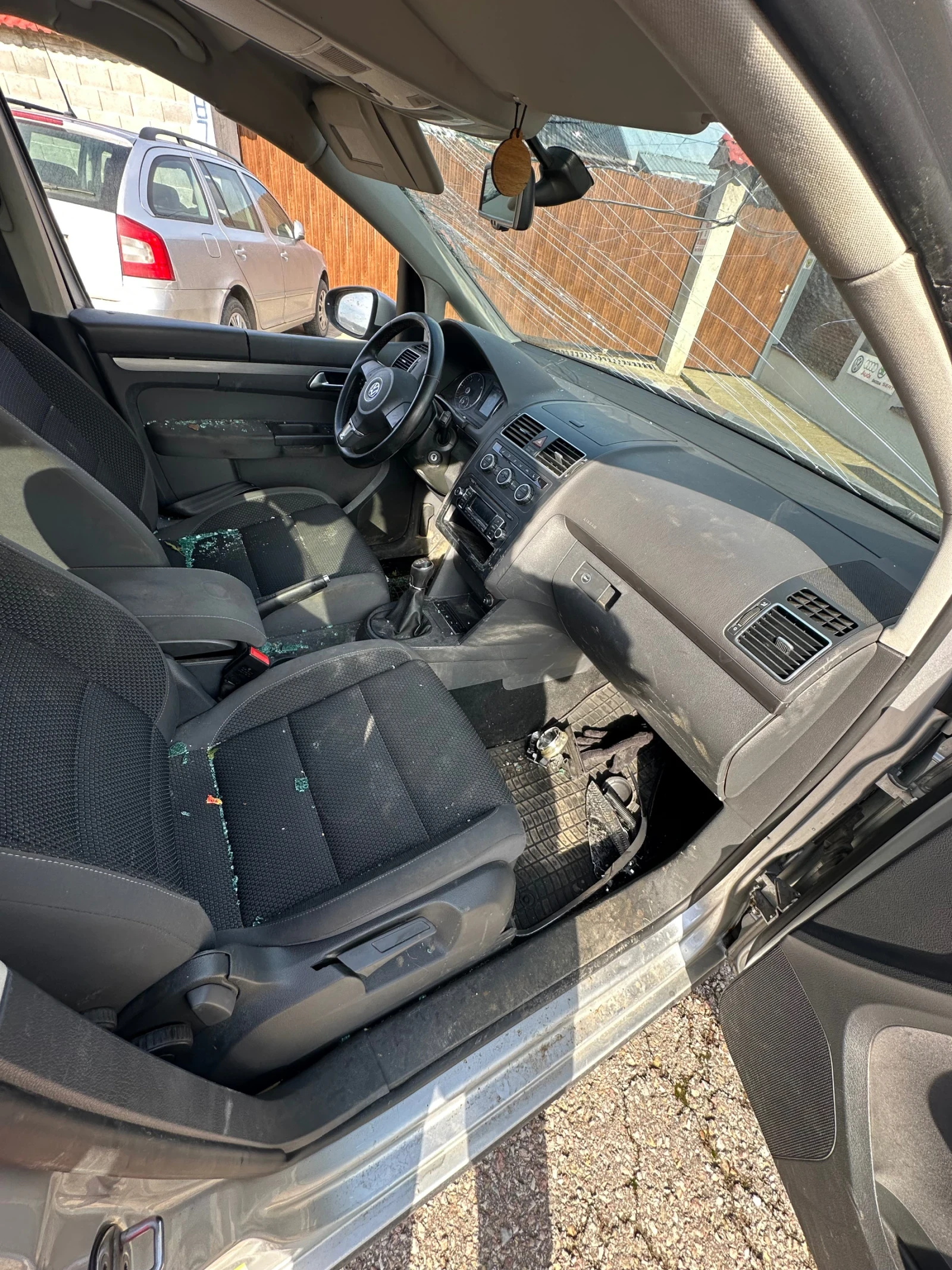 VW Tayron 2.0TDI6скCFH140кс - изображение 5