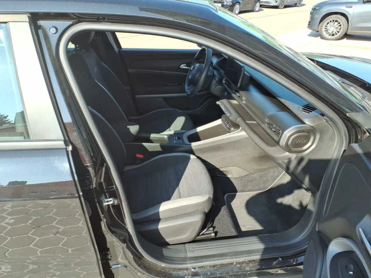 Jeep Avenger 51 kWh Longitude, снимка 10 - Автомобили и джипове - 54135781