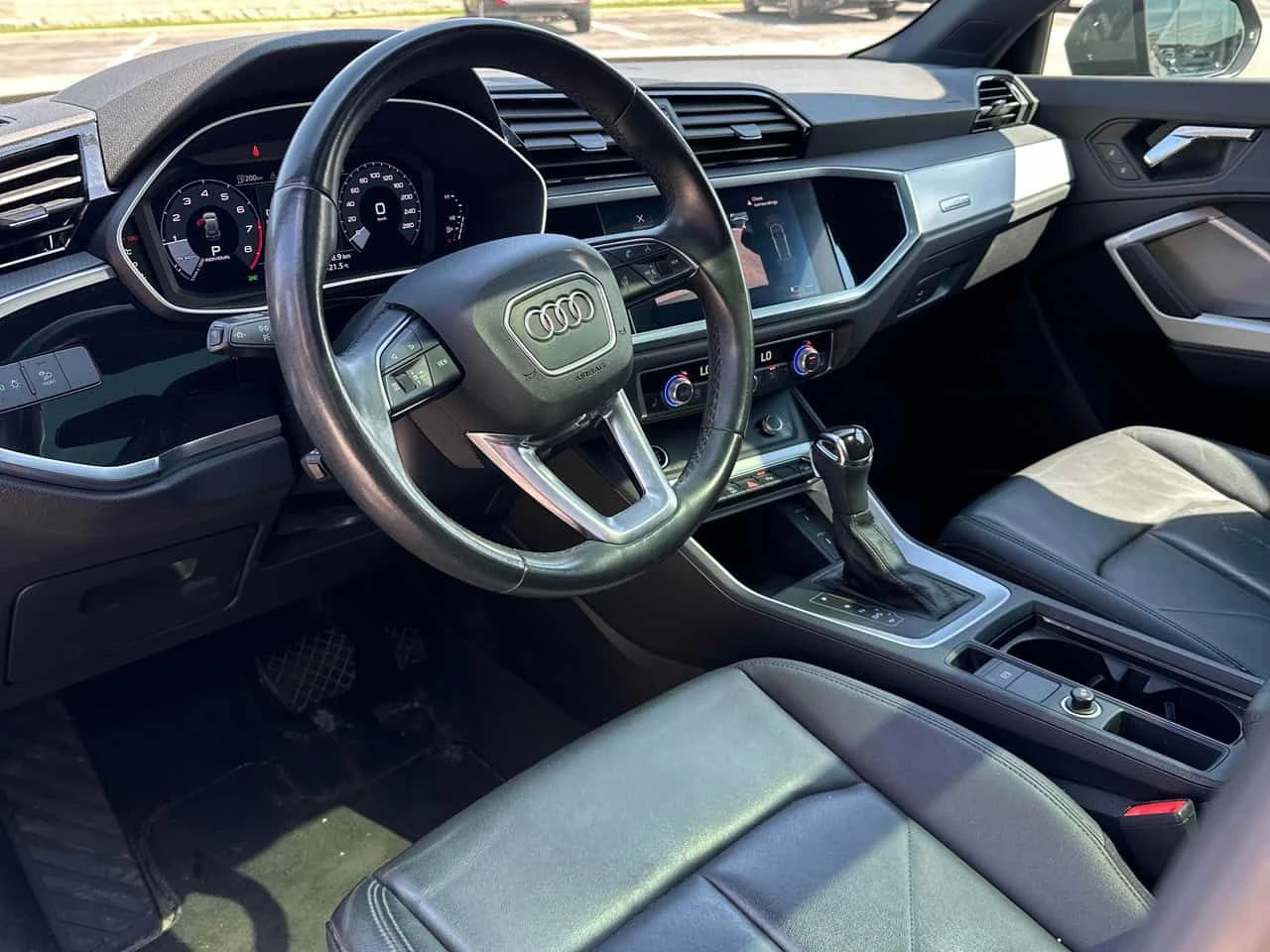 Audi Q3 QUATTRO/ДИСТРОНИК/ПАНОРАМА/БЕЗ ИНЦИДЕНТИ, снимка 7 - Автомобили и джипове - 55157018