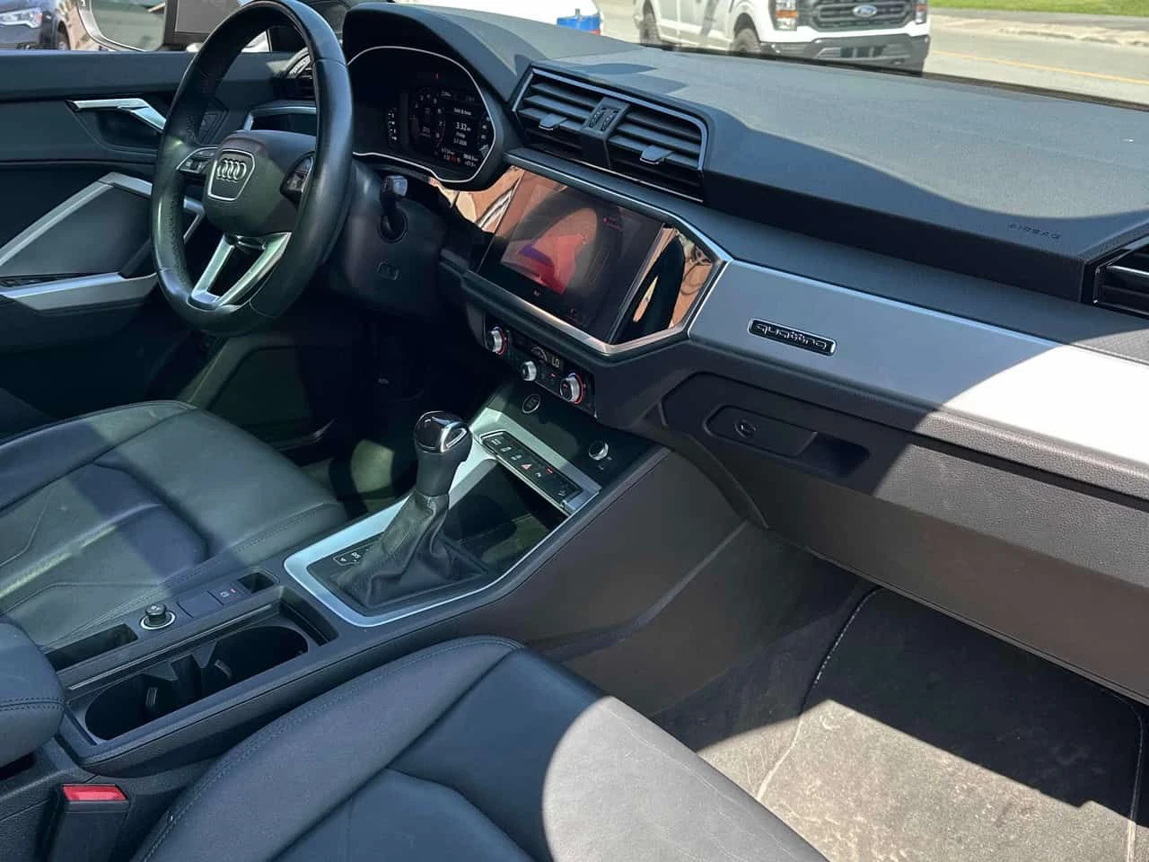 Audi Q3 QUATTRO/ДИСТРОНИК/ПАНОРАМА/БЕЗ ИНЦИДЕНТИ, снимка 13 - Автомобили и джипове - 55157018