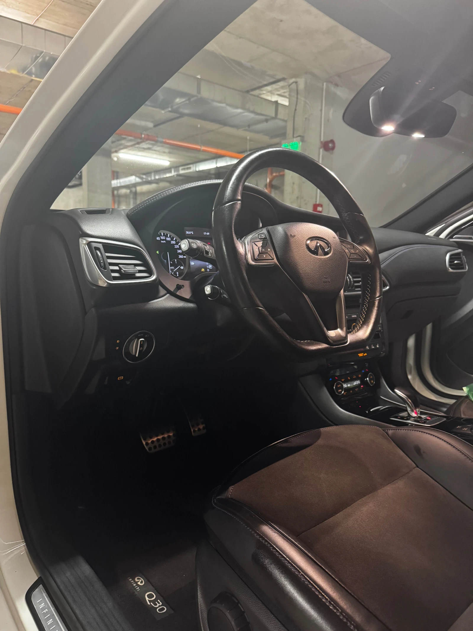 Infiniti Q30 Q30S 2.2D 170кс Automatic , снимка 14 - Автомобили и джипове - 55661070