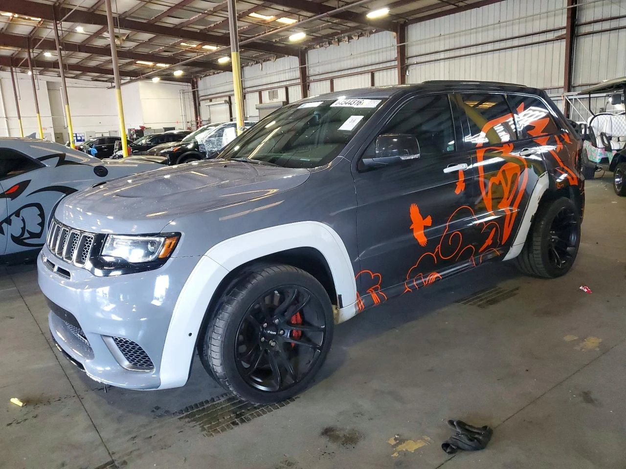 Jeep Grand cherokee TRACKHAWK* 8ZF* PANO* ОБДУХ* DISTRONIC, снимка 2 - Автомобили и джипове - 55837625