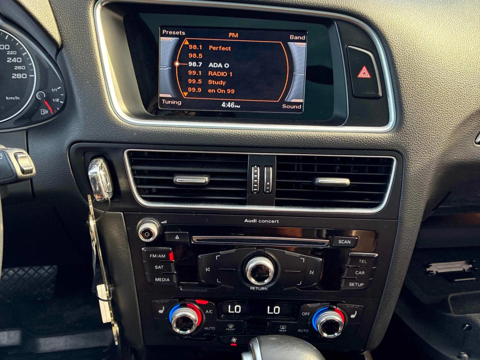 Audi Q5 * 2.0T Progressiv* CARFAX* АВТОКРЕДИТ* , снимка 9 - Автомобили и джипове - 55991404