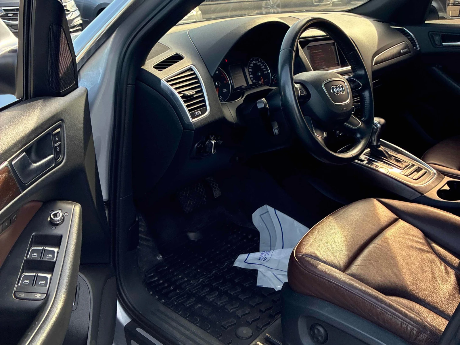 Audi Q5 * 2.0T Progressiv* CARFAX* АВТОКРЕДИТ* , снимка 5 - Автомобили и джипове - 55991404