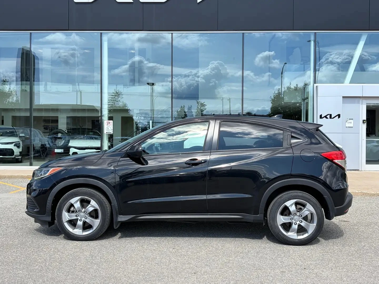 Honda Hr-v AWD* * Камера* * Подгрев* * Дистроник* * , снимка 3 - Автомобили и джипове - 56646307