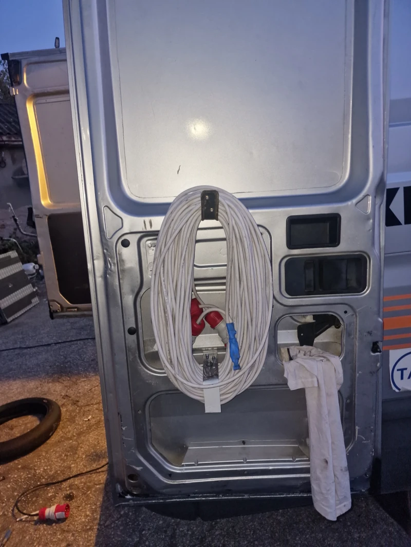 Iveco 35s15 Мото кемпер, снимка 9 - Бусове и автобуси - 52868686