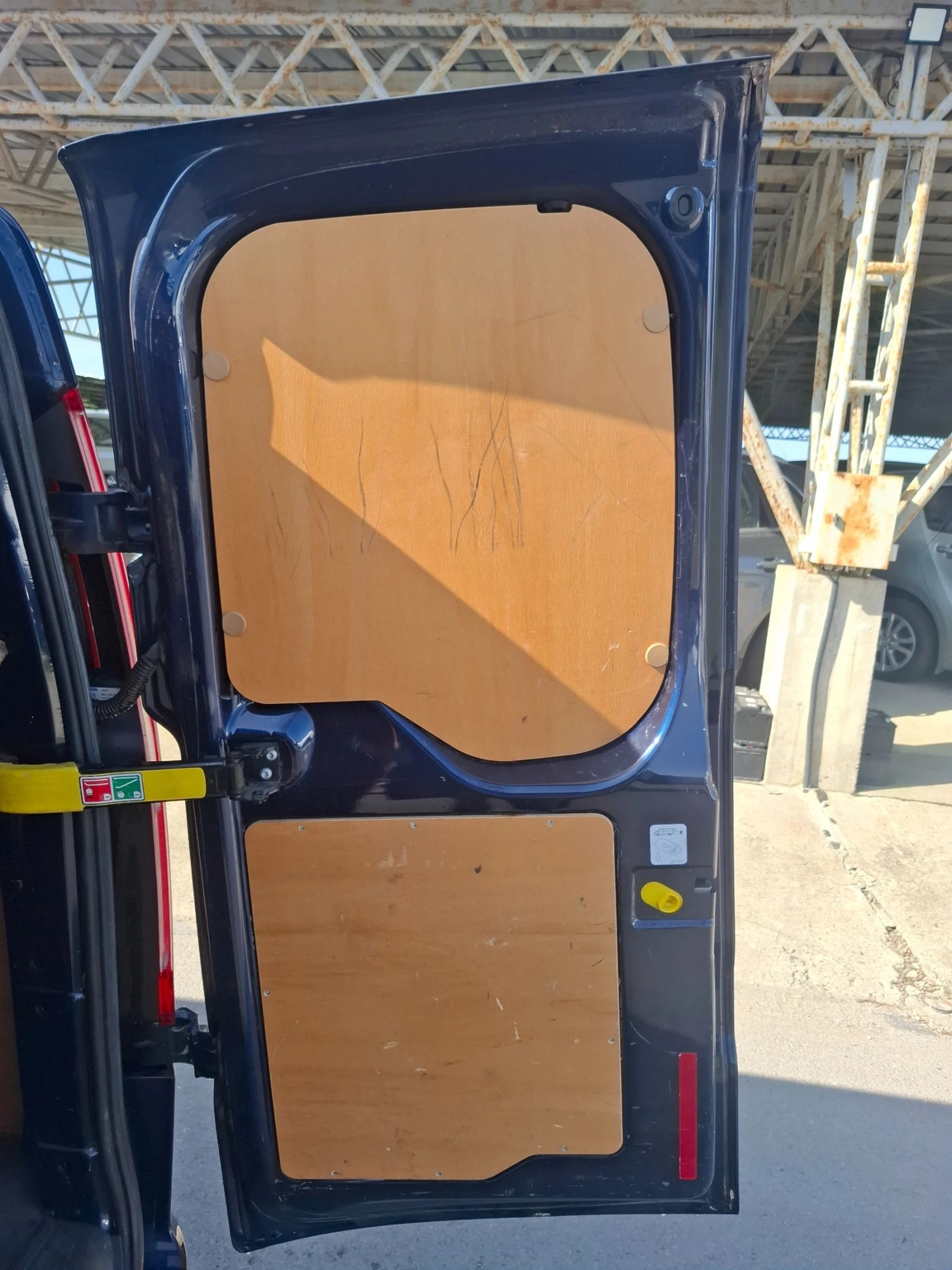 Ford Transit Custom 2.2TDCI Navi Подгрев, снимка 14 - Бусове и автобуси - 54223377