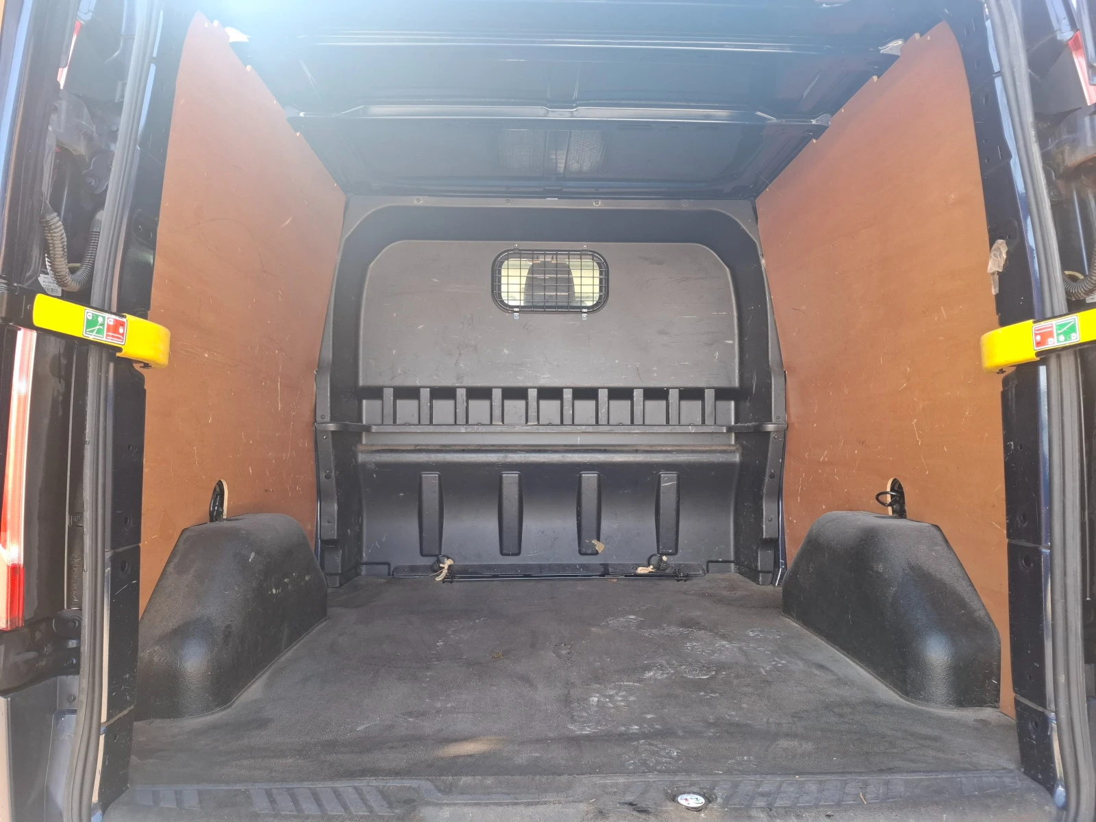 Ford Transit Custom 2.2TDCI Navi Подгрев, снимка 13 - Бусове и автобуси - 54223377