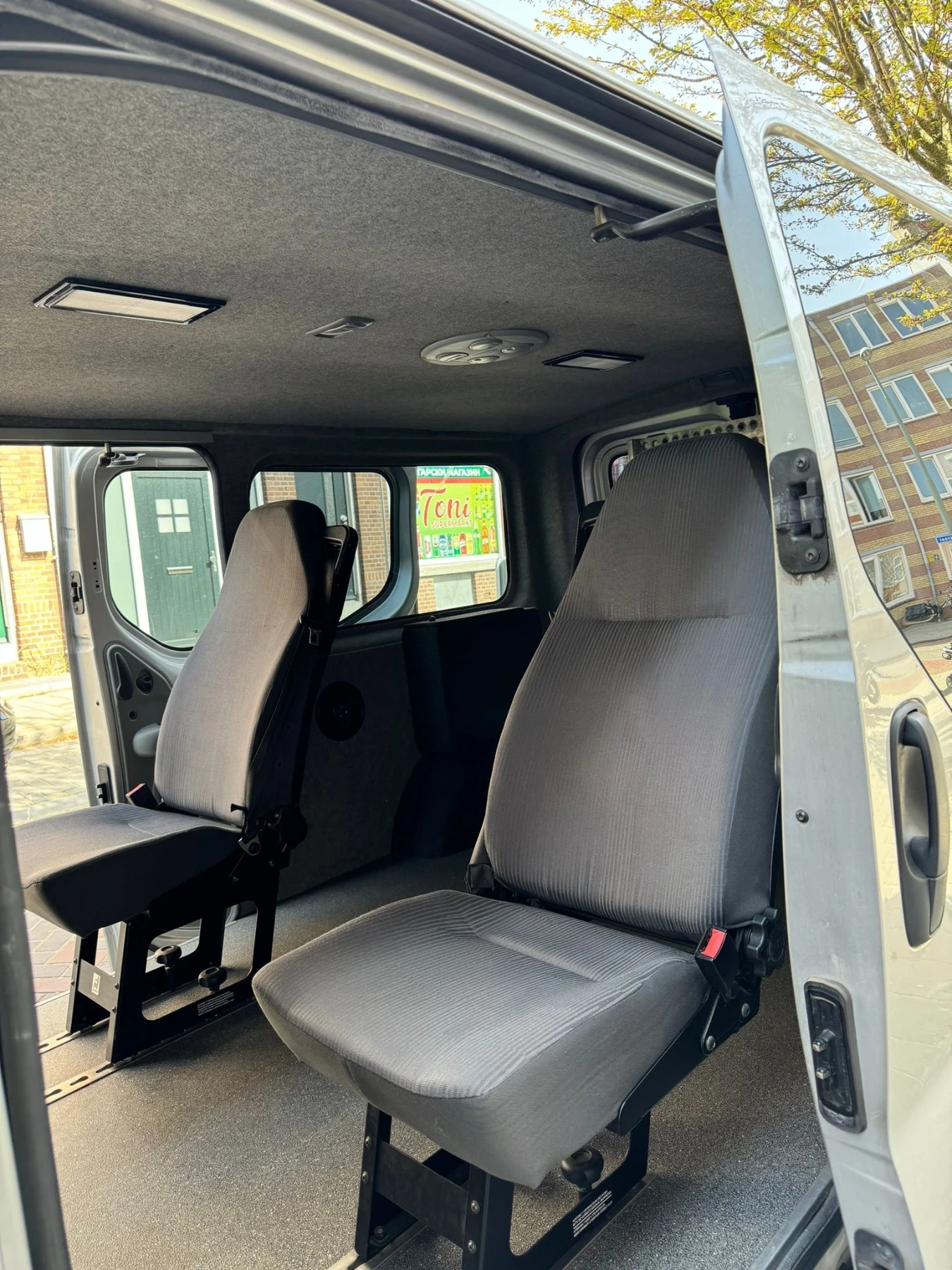 Opel Vivaro, снимка 7 - Бусове и автобуси - 54348467