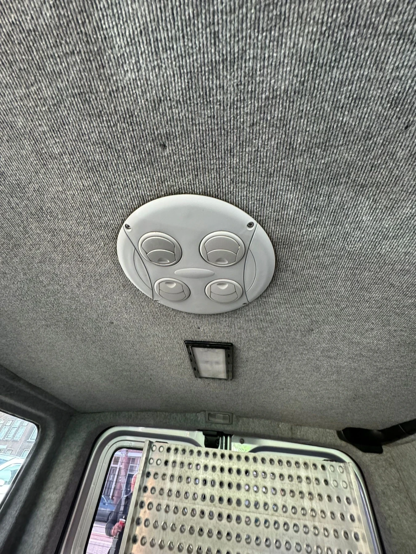 Opel Vivaro, снимка 9 - Бусове и автобуси - 54348467