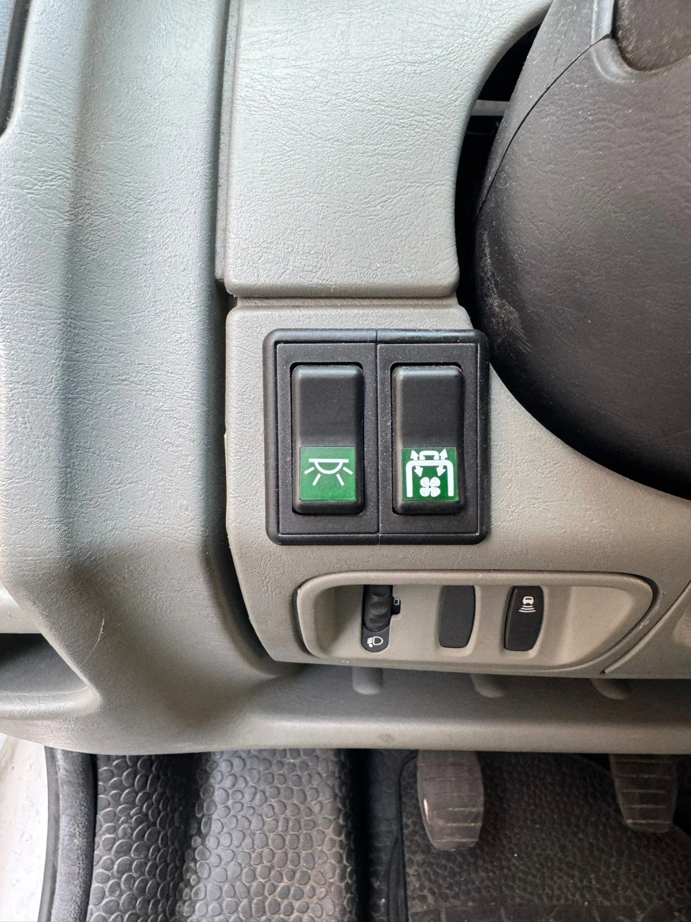 Opel Vivaro, снимка 11 - Бусове и автобуси - 54348467